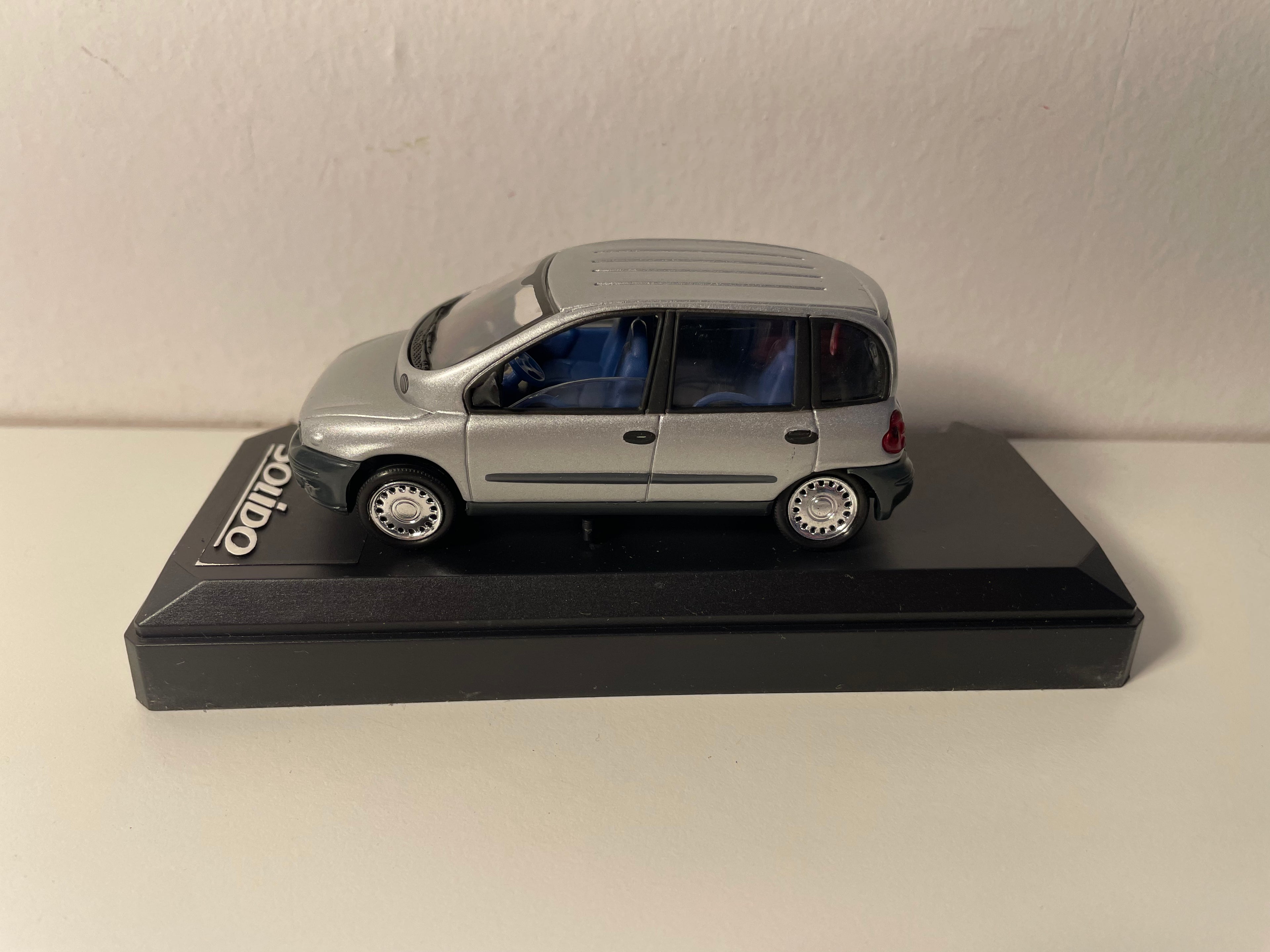 Fiat Multipla grau - Solido Referenz 1547