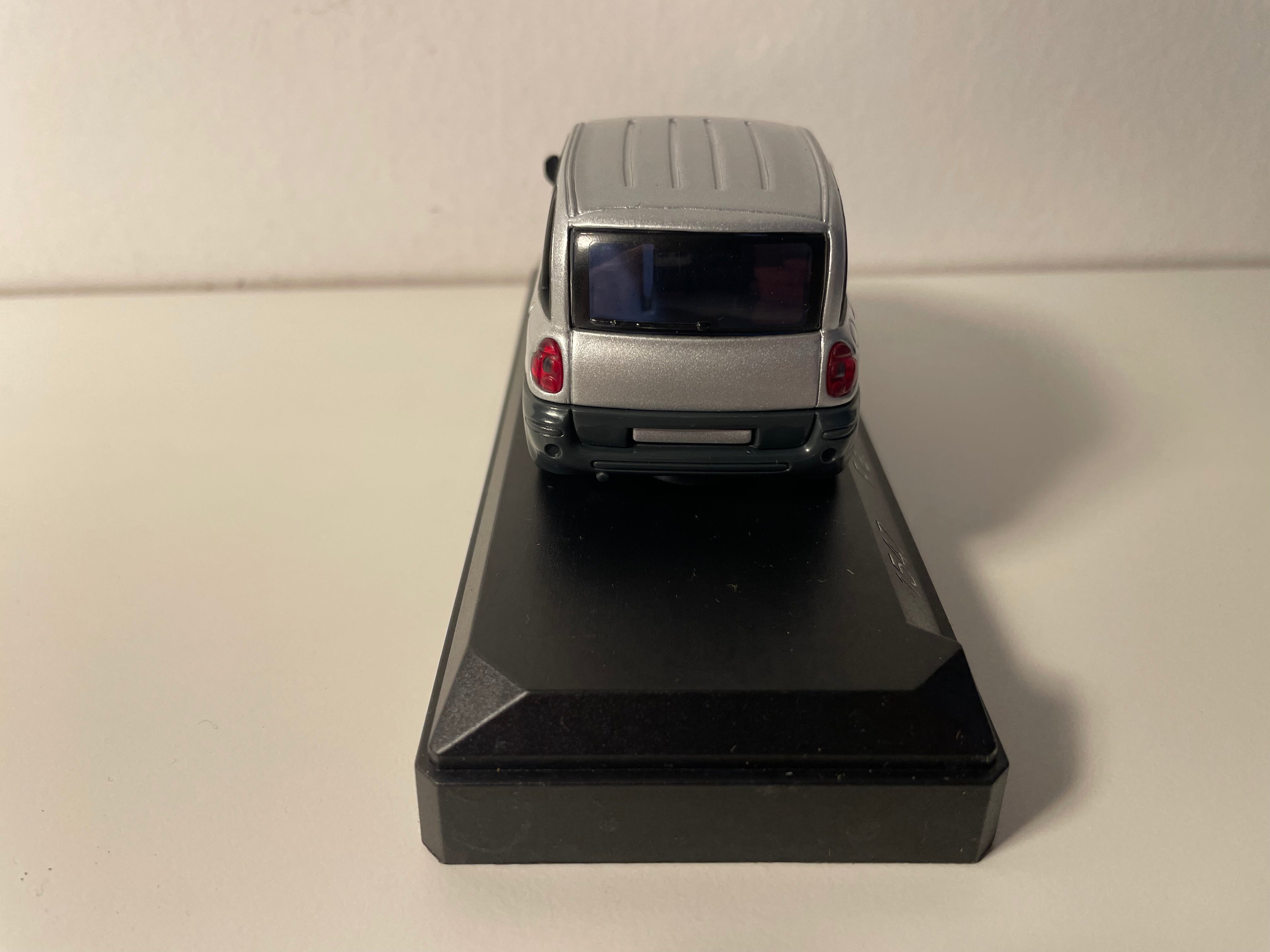 Fiat Multipla grau - Solido Referenz 1547