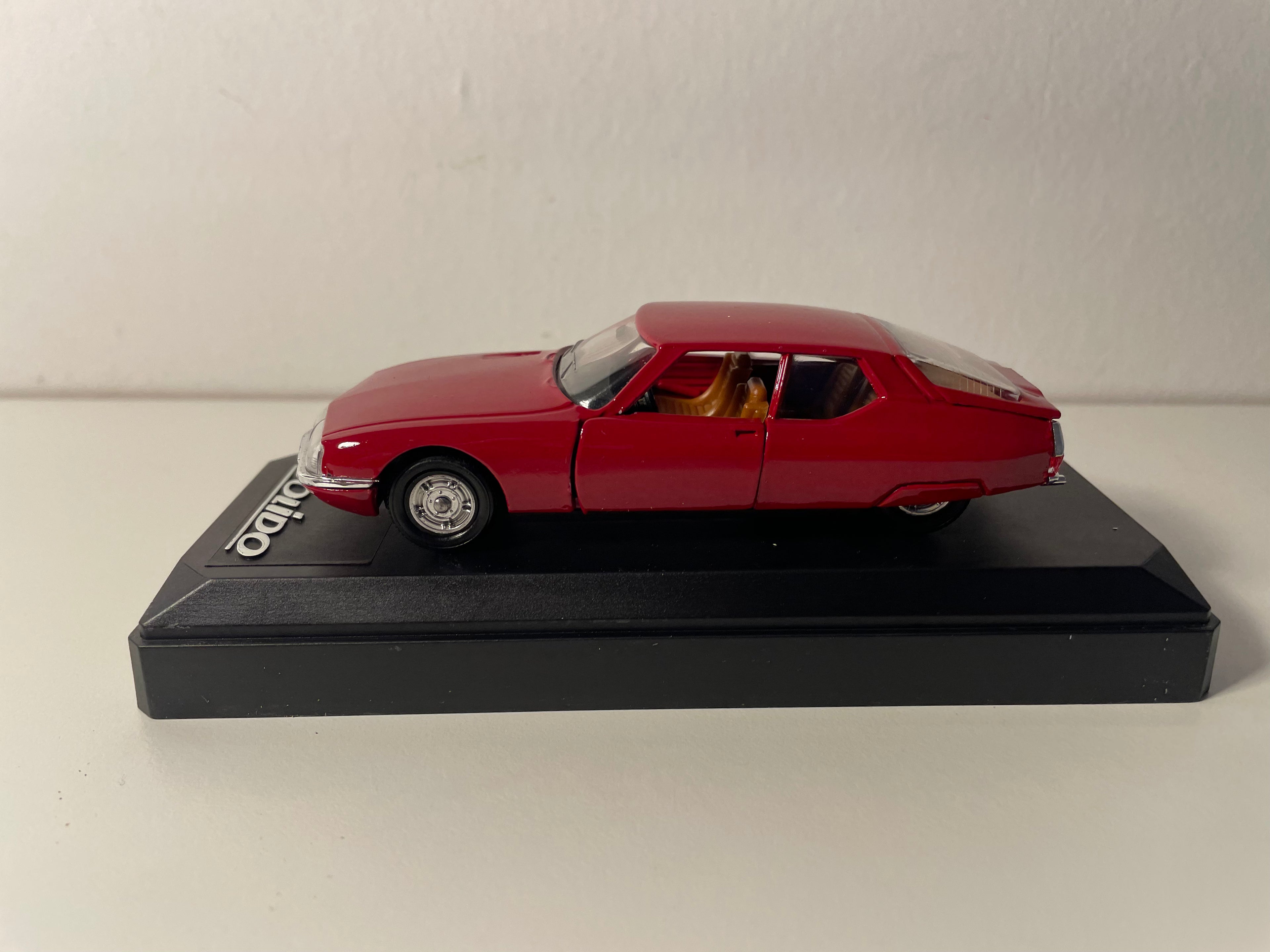 Citroën SM rouge - Solido référence 1807