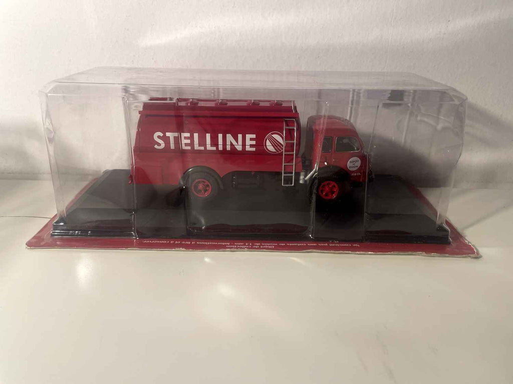 Caminhão Tanque Renault 4140 'Preguiçoso' Vermelho - Tanque Stelline - Coleção Garagem Moderna