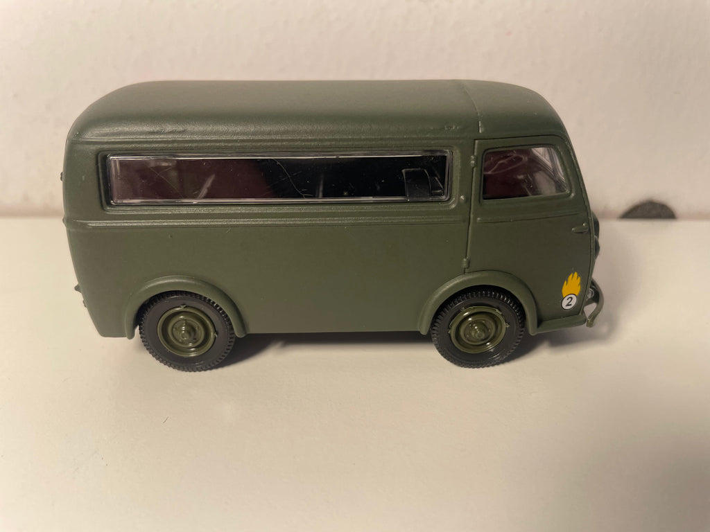 Peugeot D4A militaire - Solido (fabrication française) - boite N°DX8977