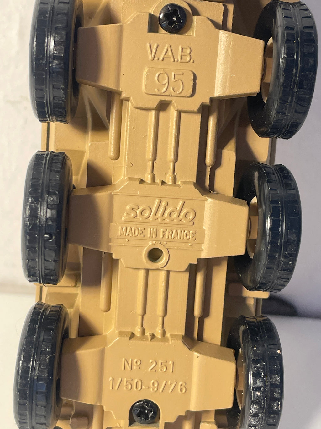 Véhicule amphibie militaire V.A.B. - Solido (fabrication française) - boite N°FA2045