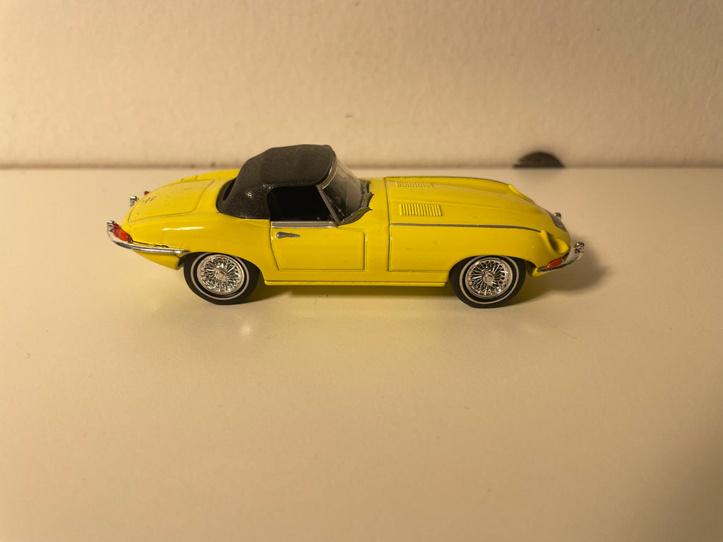 Jaguar E type MK giallo - Dinky-toys Matchbox
