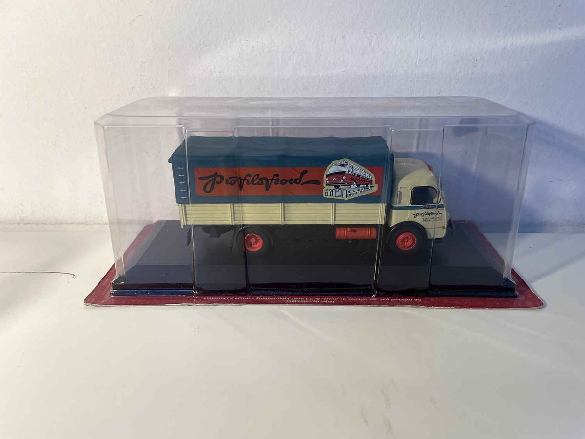 Panhard Movic Truck in Beige with Green Cover PROFILAFROID - Modern Garage Collection