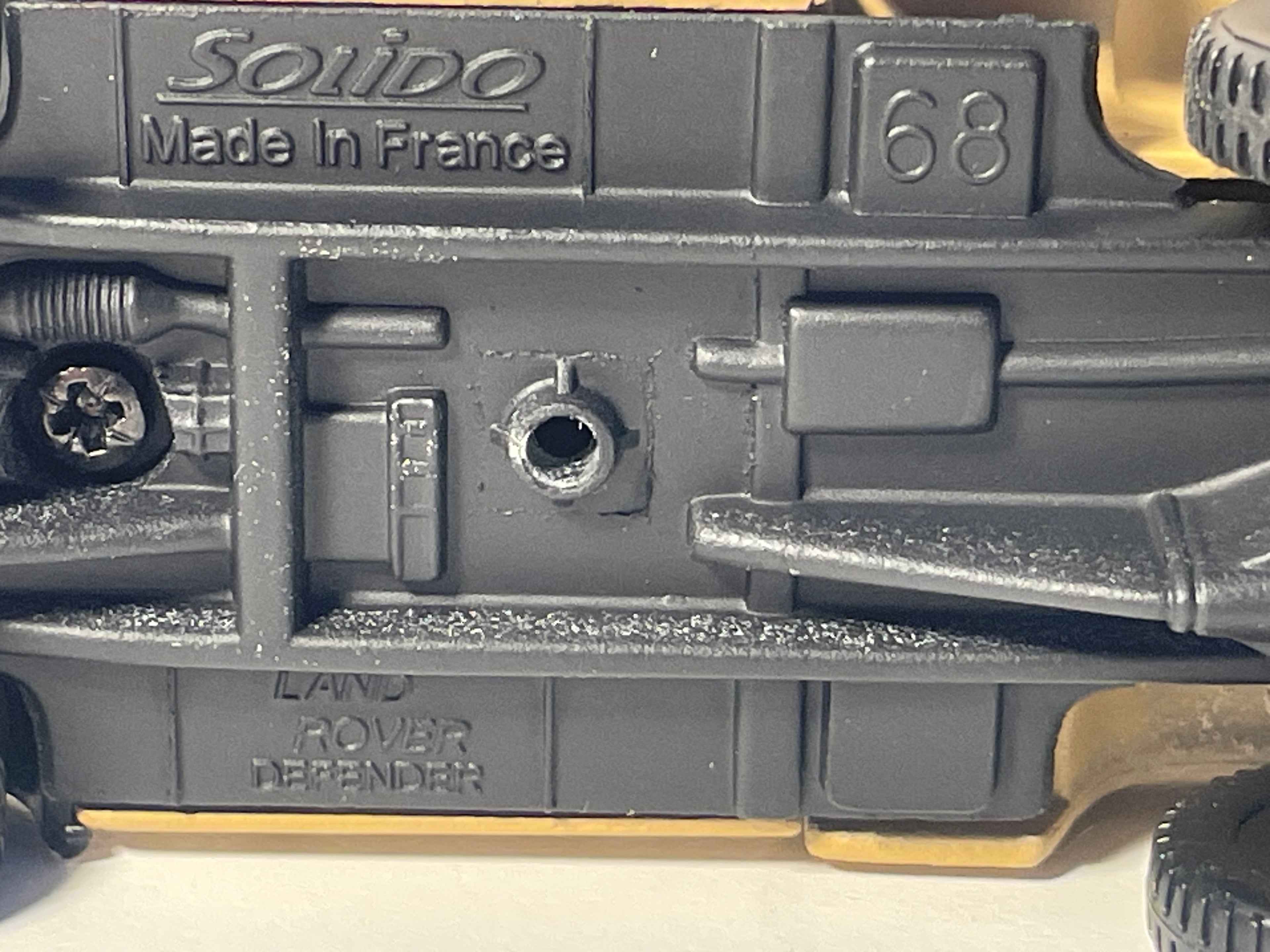 Land Rover Defender marron militaire - Solido (fabrication française) - boite N°DQ8515