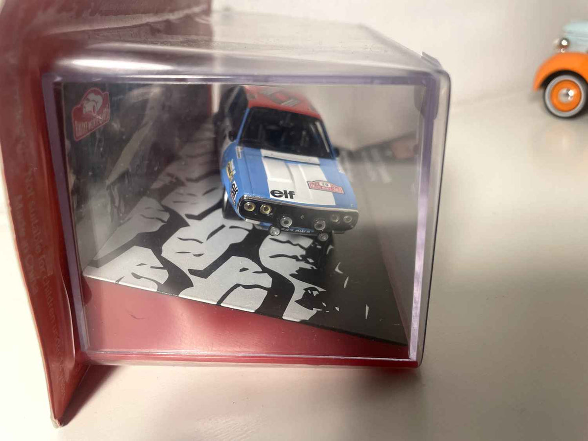 Blauw, wit en rood Renault 17 Gordini nummer 20 - Rally van Monte Carlo 1975
