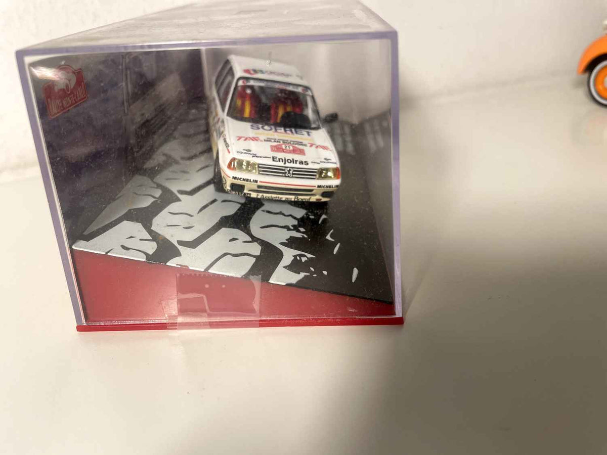 Peugeot 205 GTI Blanche Nummer 21 - Rallye de Monté -Carlo von 1988