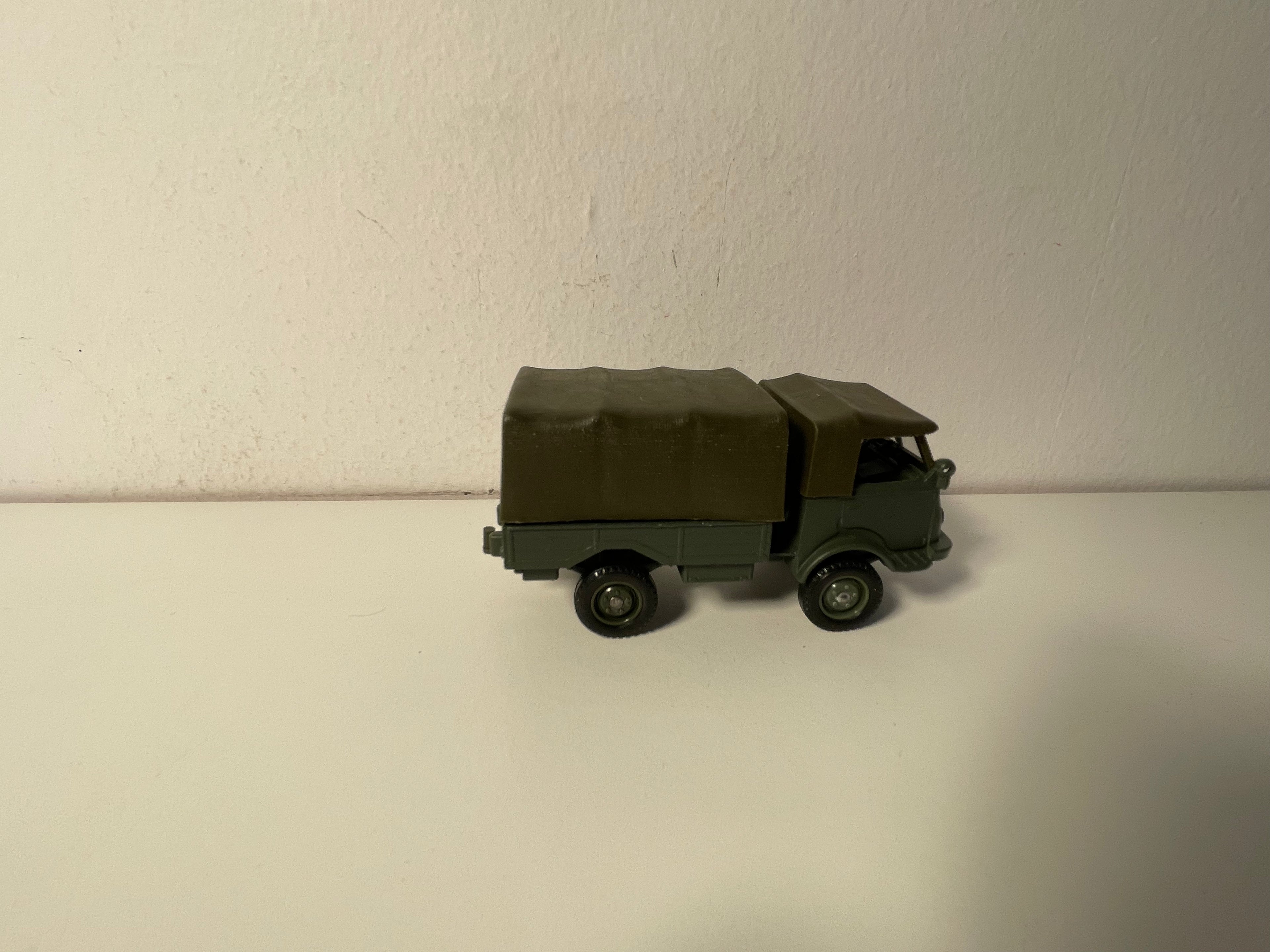 Czołg wojskowy Renault 4x4 - Solido (produkcja francuska) - pudełko N°DA4789