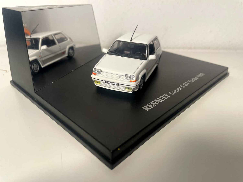 Renault Super 5 GT Turbo blanco de 1988 (caja rectangular)