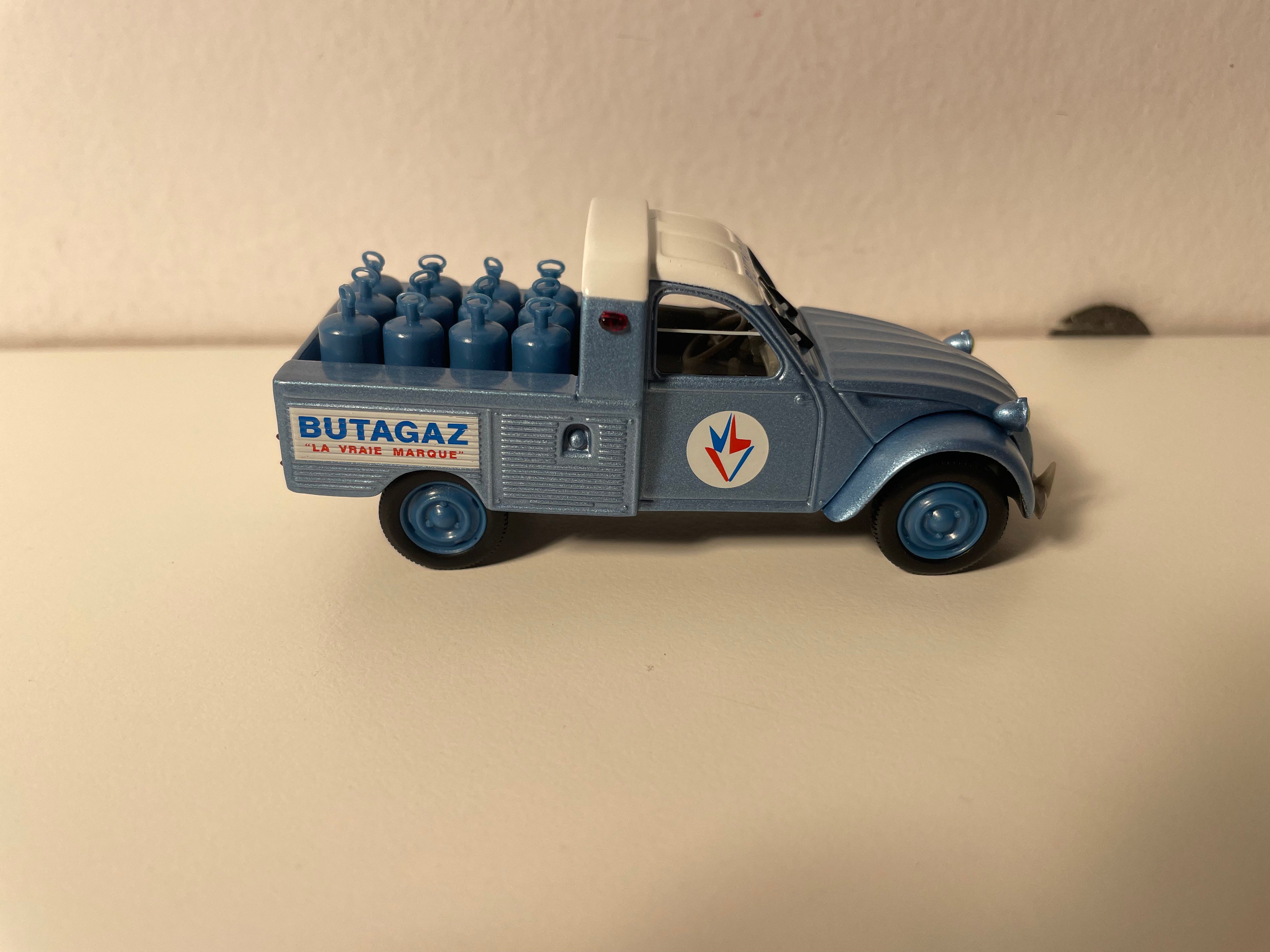 Citroën 2 CV pick-up blau BUTAGAZ (mit Gasflaschen) - Norev (im Blister)