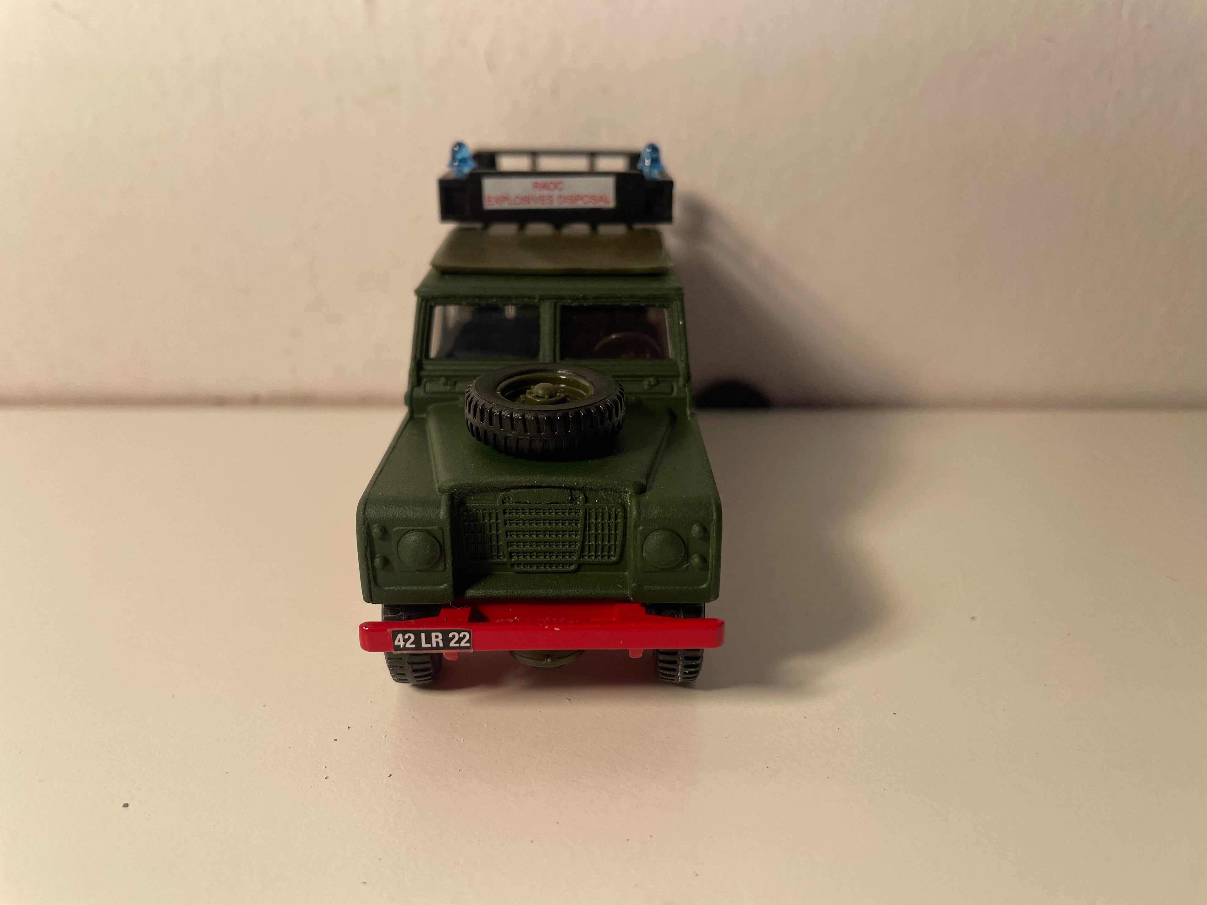 Land Rover 109 militar - Solido (fabricación francesa) - caja N°DA6437