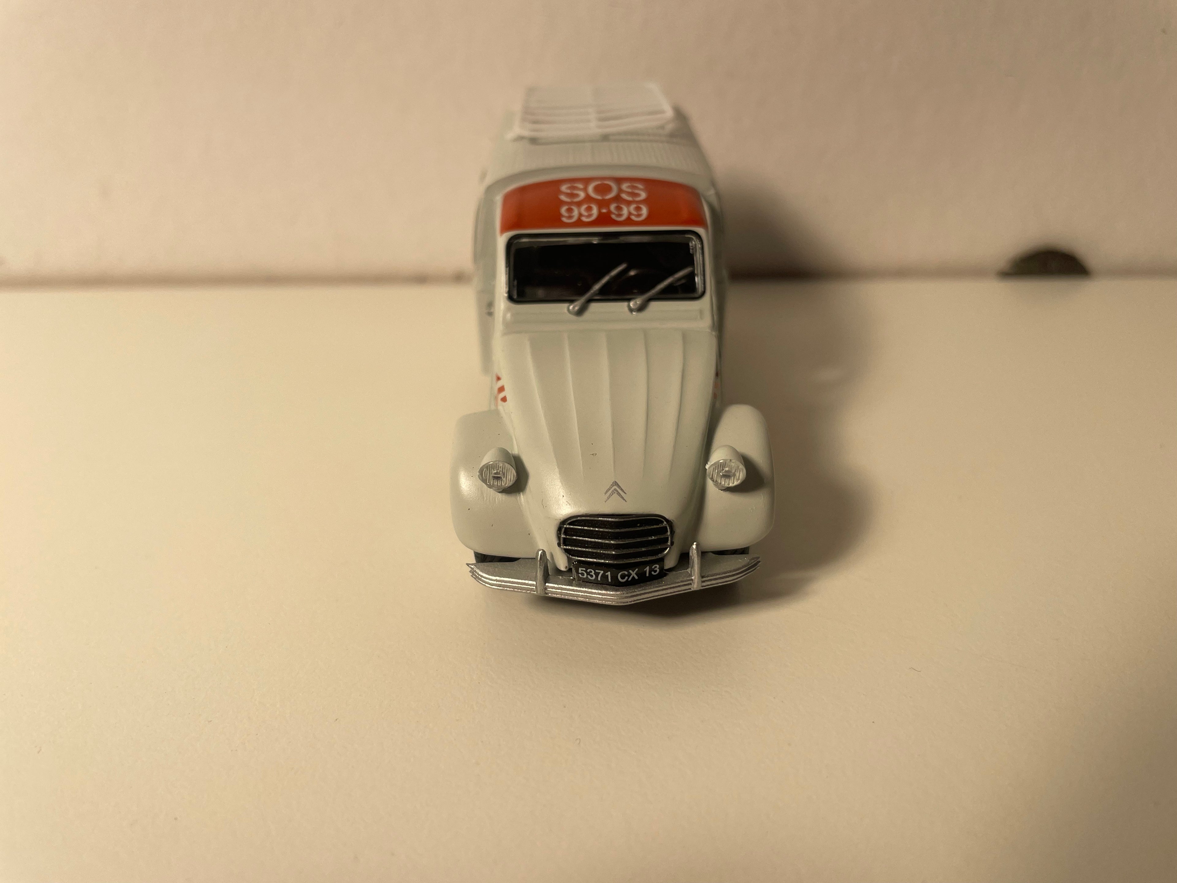 Citroën 2 CV fourgonnette grise claire Allo SOS 99-99 dépannage (sous blister)