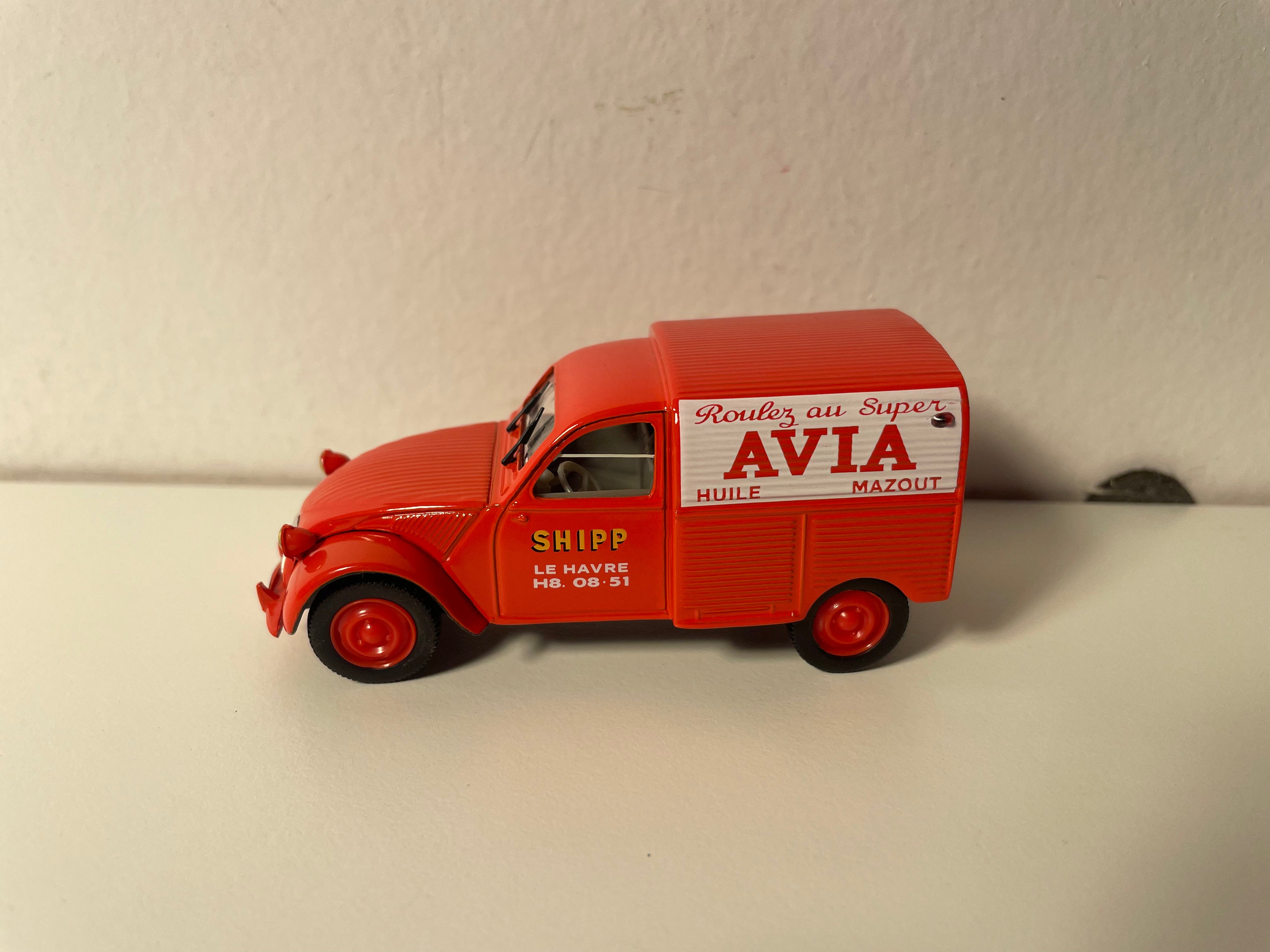 Citroën 2 CV AZU rouge AVIZ - Norev (sous blister)