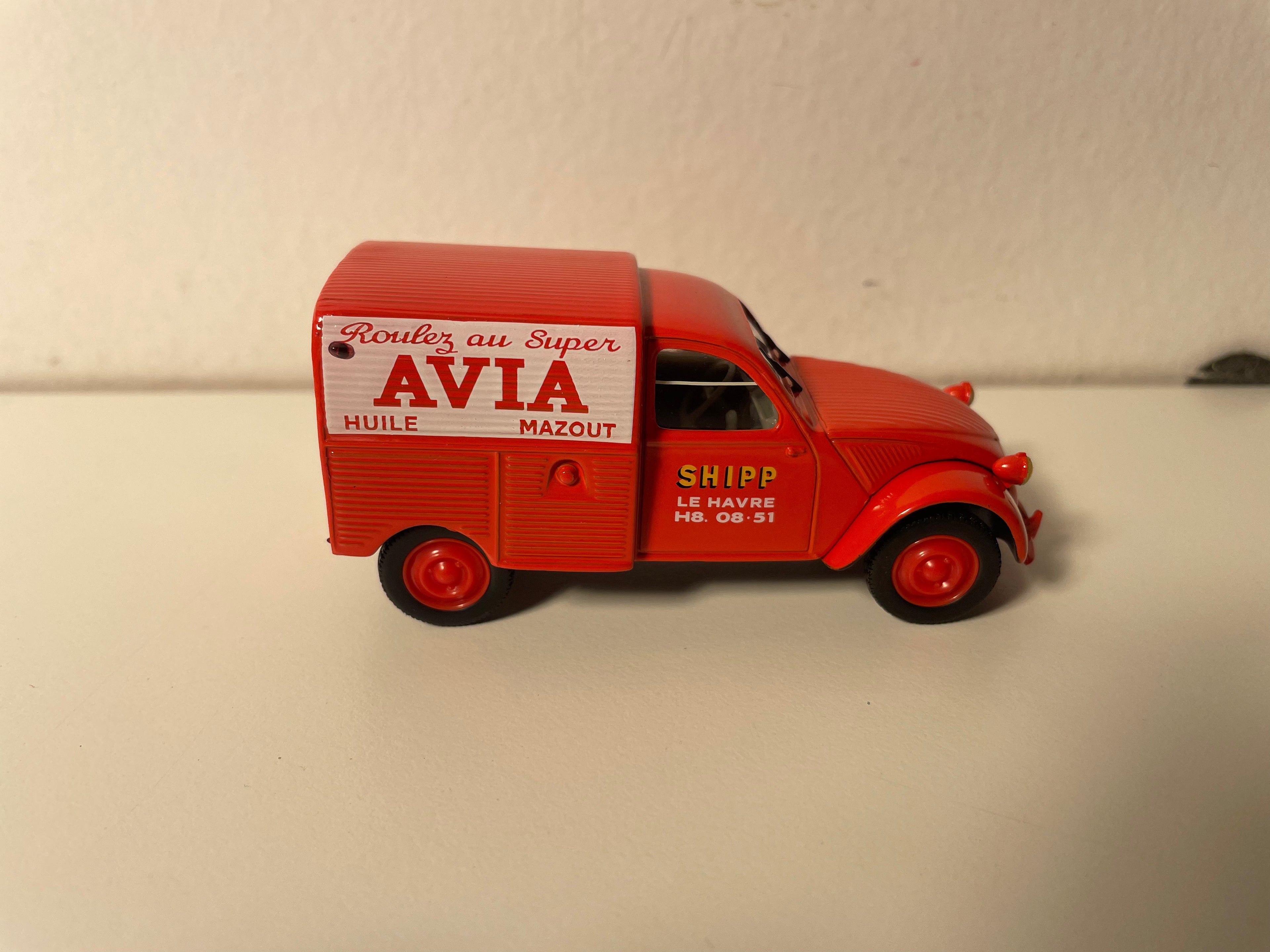 Citroën 2 CV AZU rouge AVIZ - Norev (sous blister)