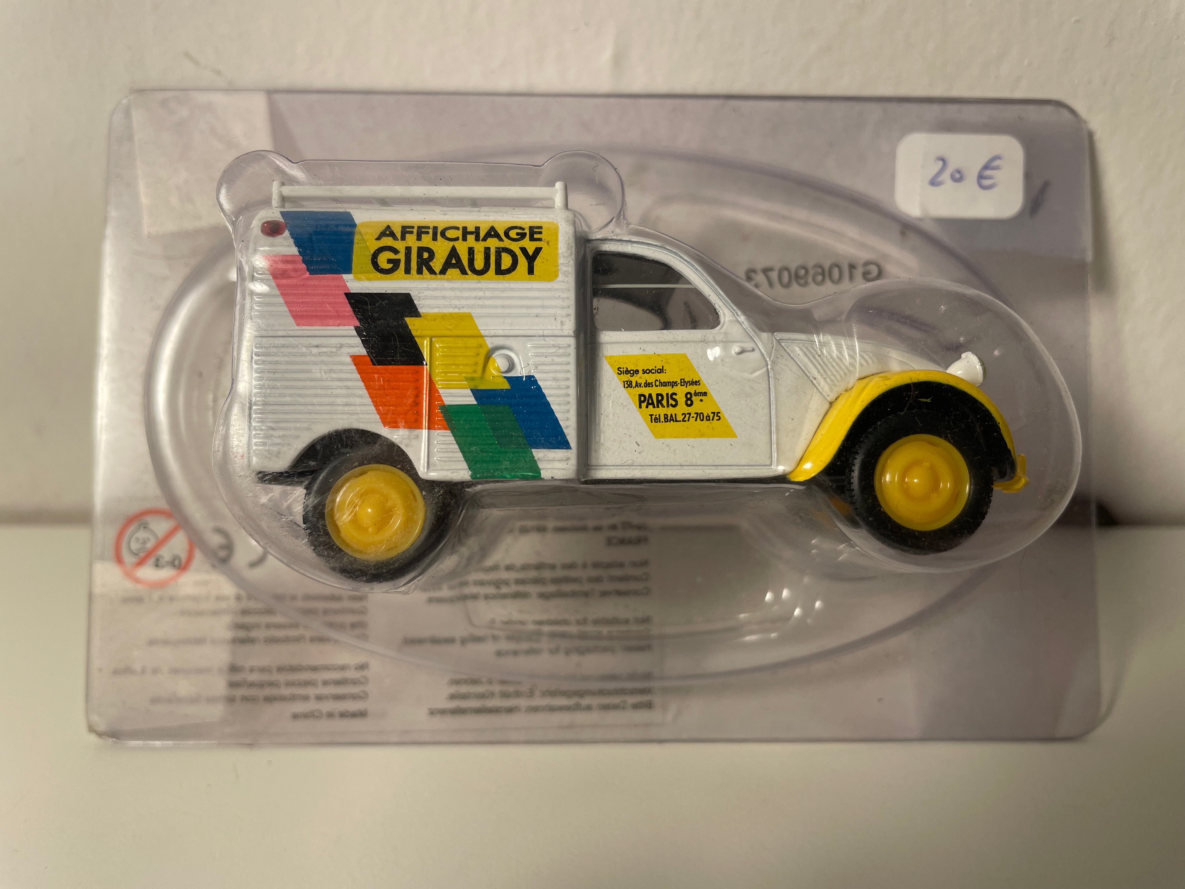 Citroën 2 CV AZU Weiß GIRAUDY Display - Norev (in Blister)