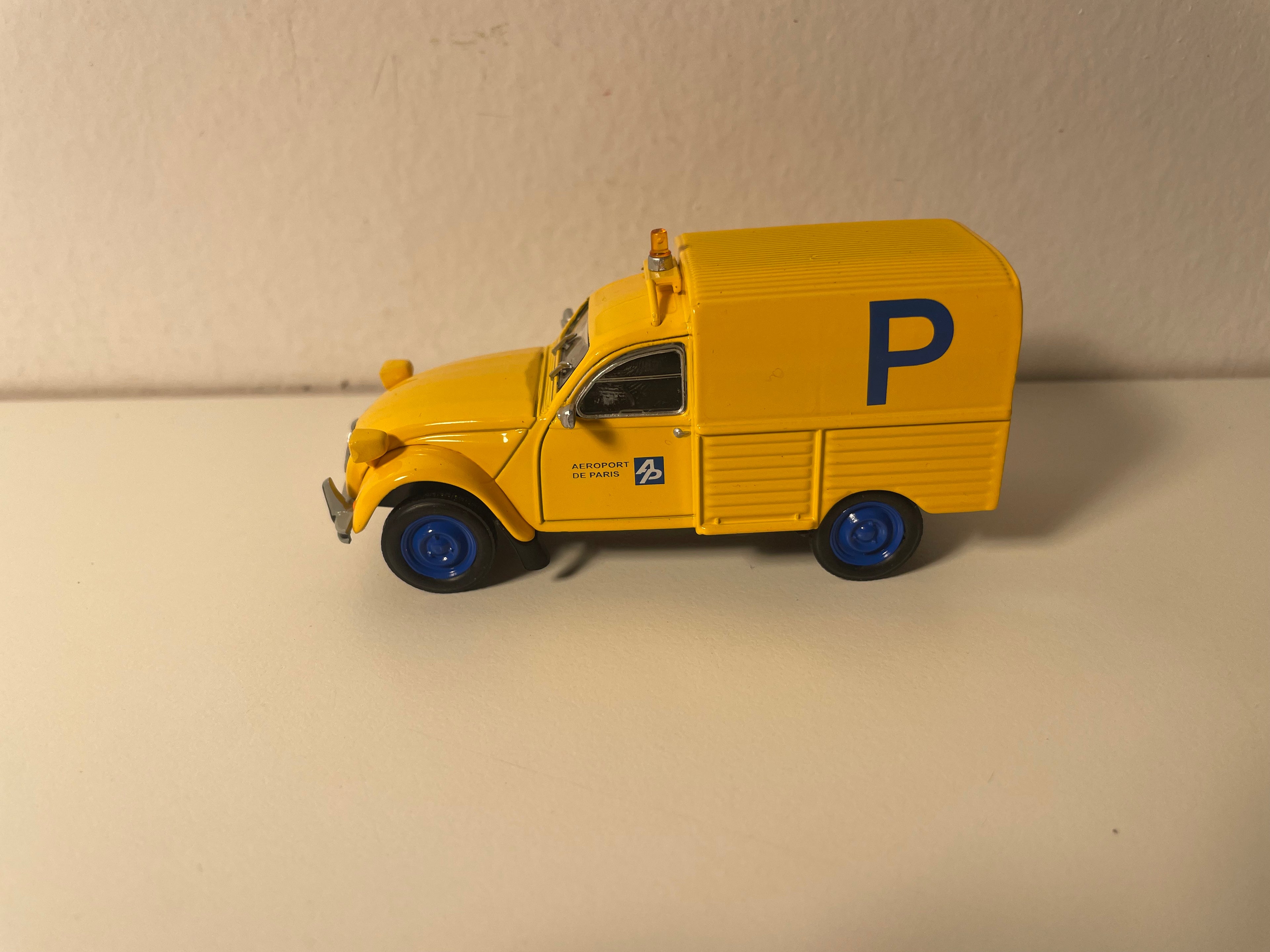 Citroën 2 CV Fourgonnette gialla Aeroporto di Parigi - Eligor (in blister)