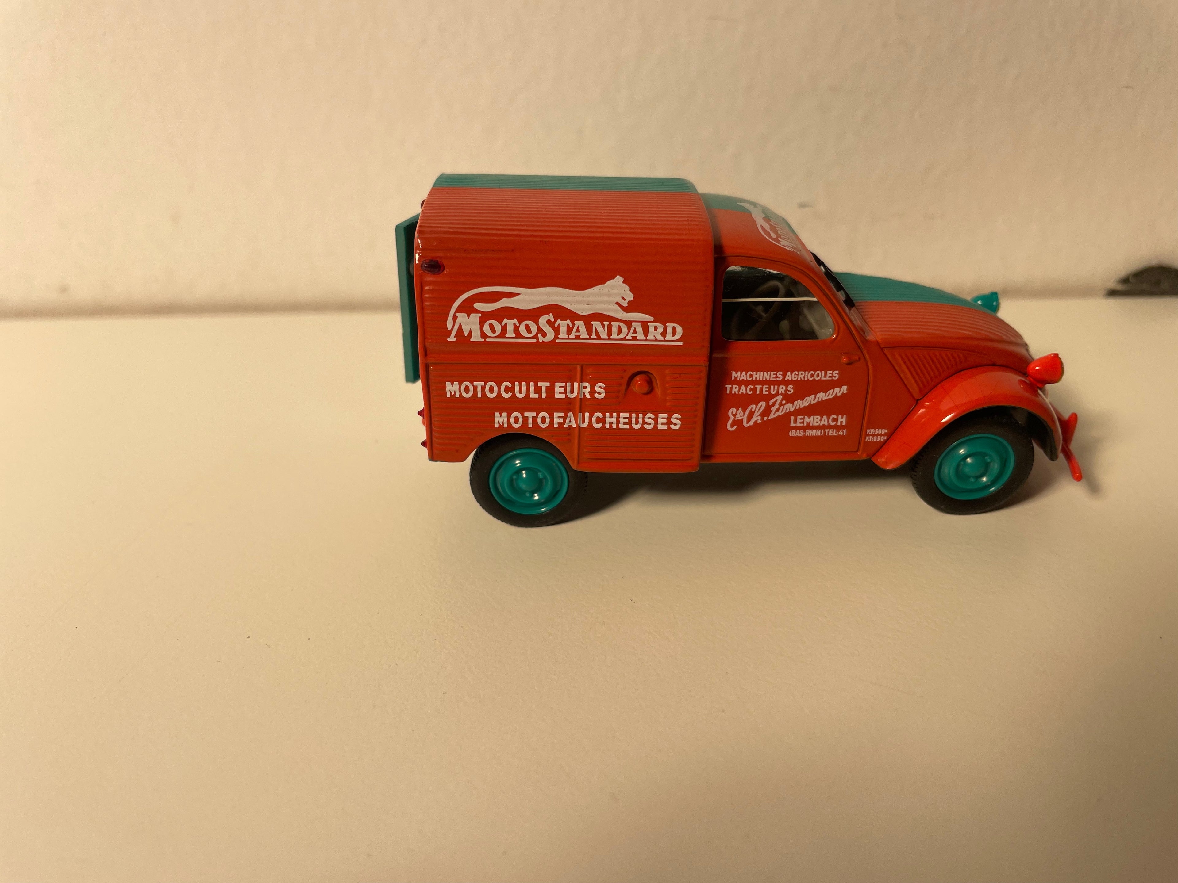Citroën 2 CV AZU zielony i czerwony MOTOSTANDARD - Norev (pod blisterem)
