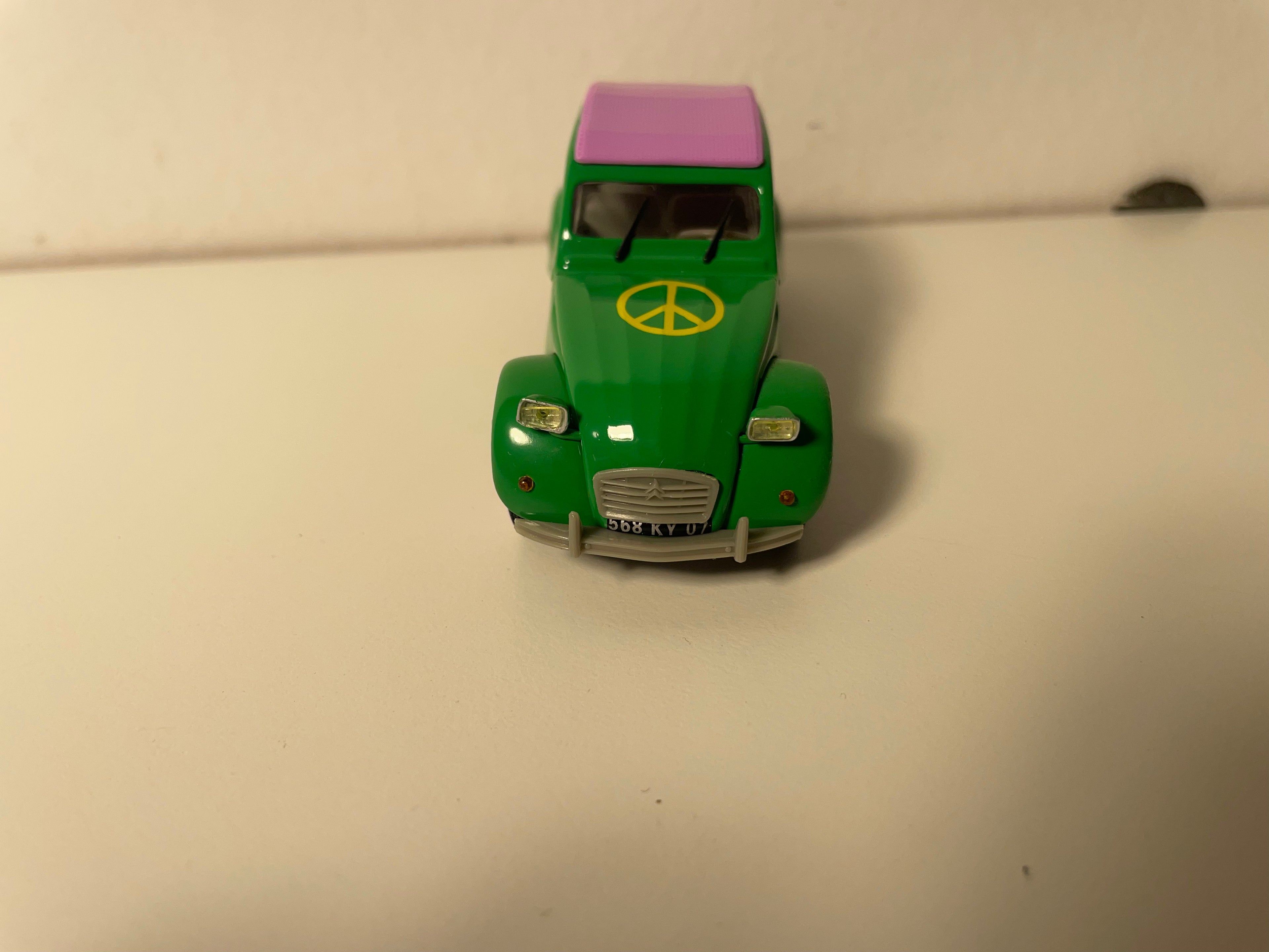 Citroën 2 CV 6 zielona Peace and Love - Norev (w blistrze)