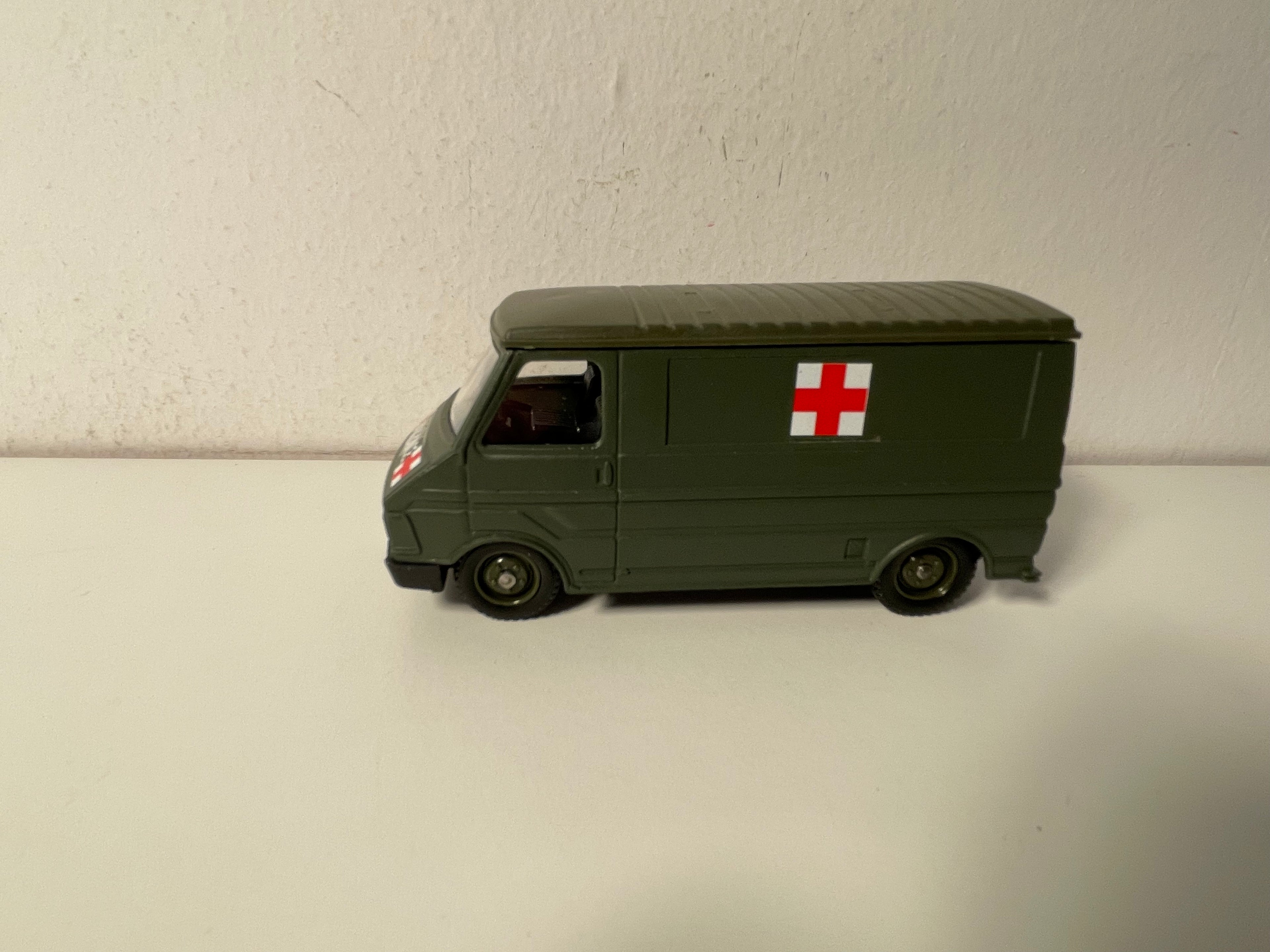 Citroën C35 ambulance militaire - Solido (fabrication ?) - boite N°DW6200