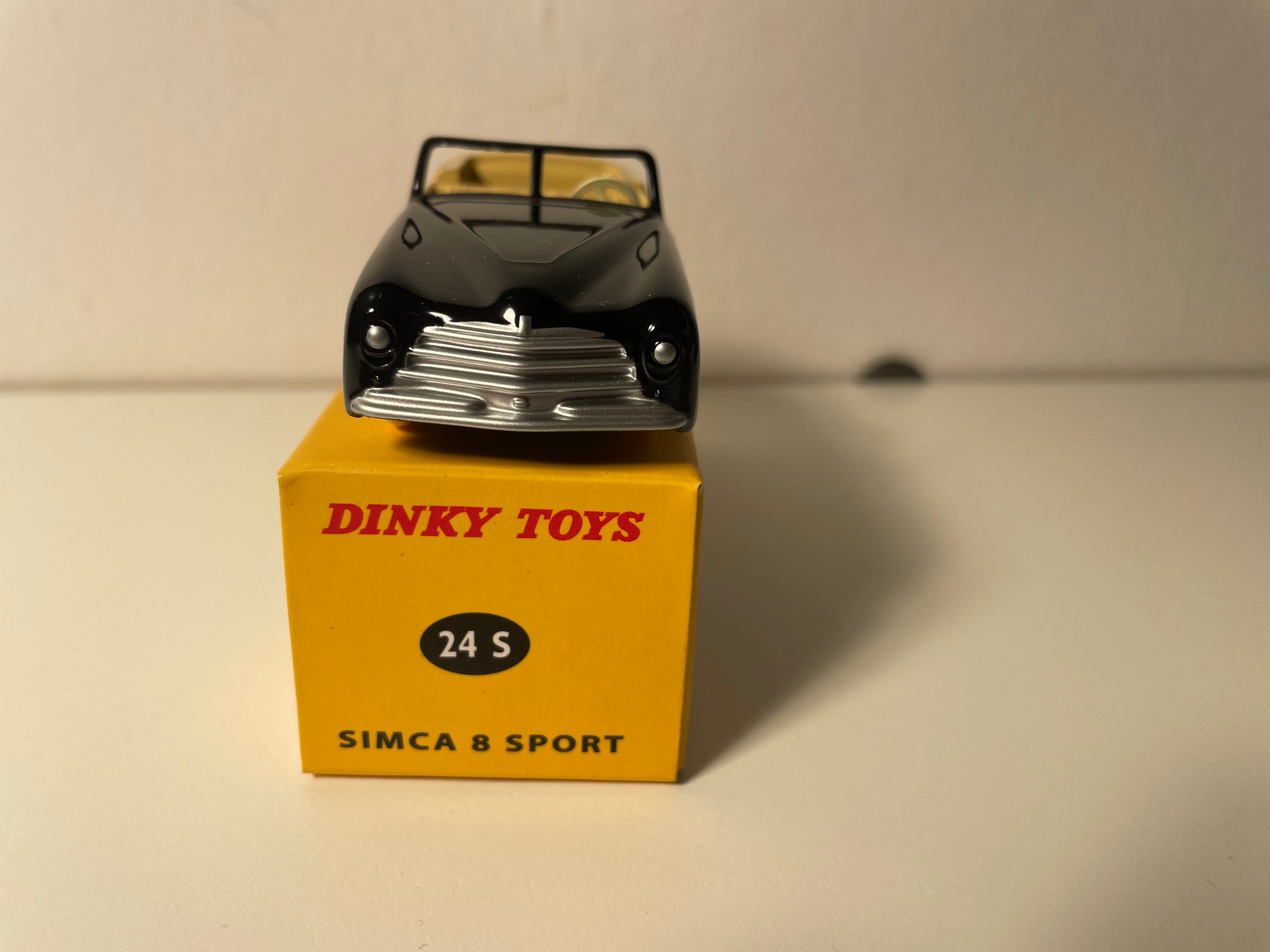 Simca 8 sport negra Dinky-Toys (edições ATLAS) - N°24S