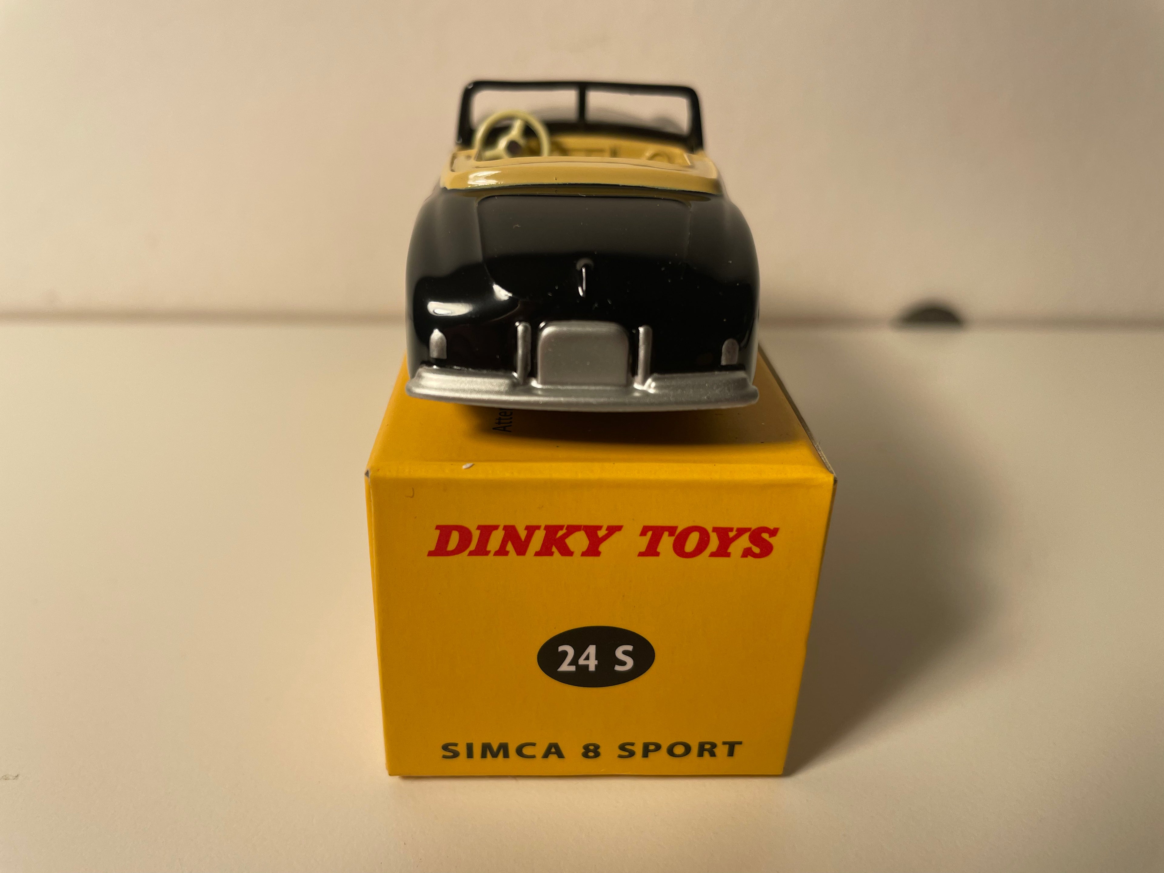 Simca 8 sport negra Dinky-Toys (edições ATLAS) - N°24S