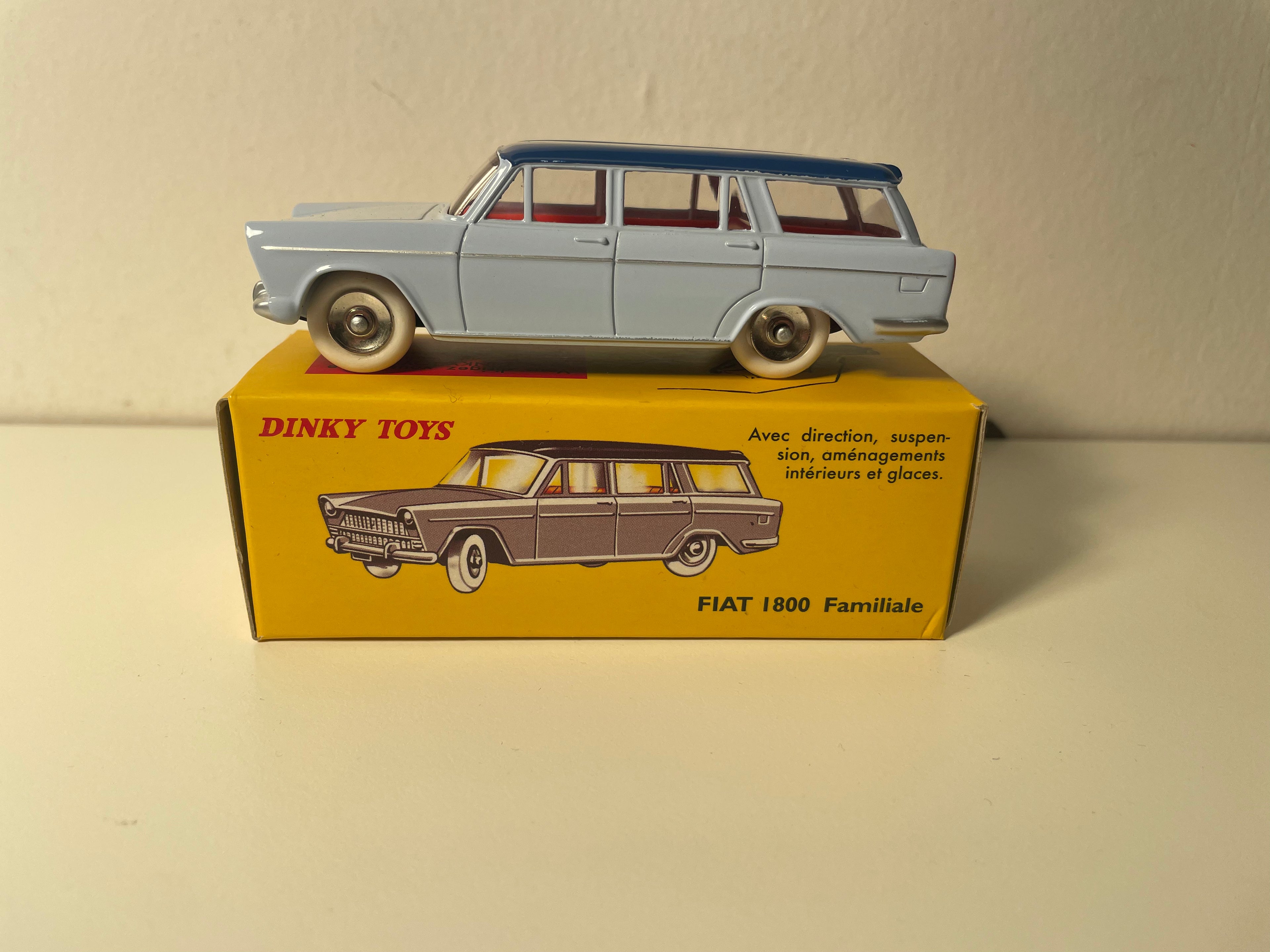 Fiat 1800 Familiale pale blue and dark blue roof Dinky-Toys (Editions Atlas)