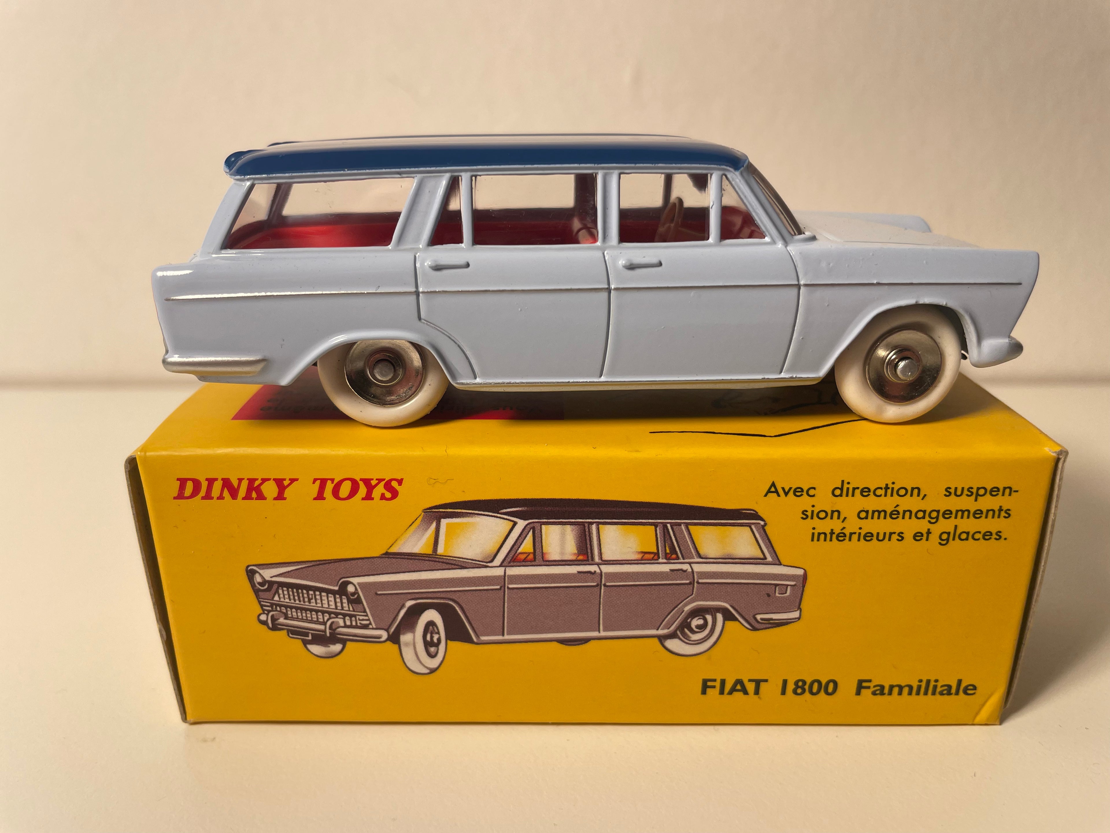 Fiat 1800 Familiale pale blue and dark blue roof Dinky-Toys (Editions Atlas)