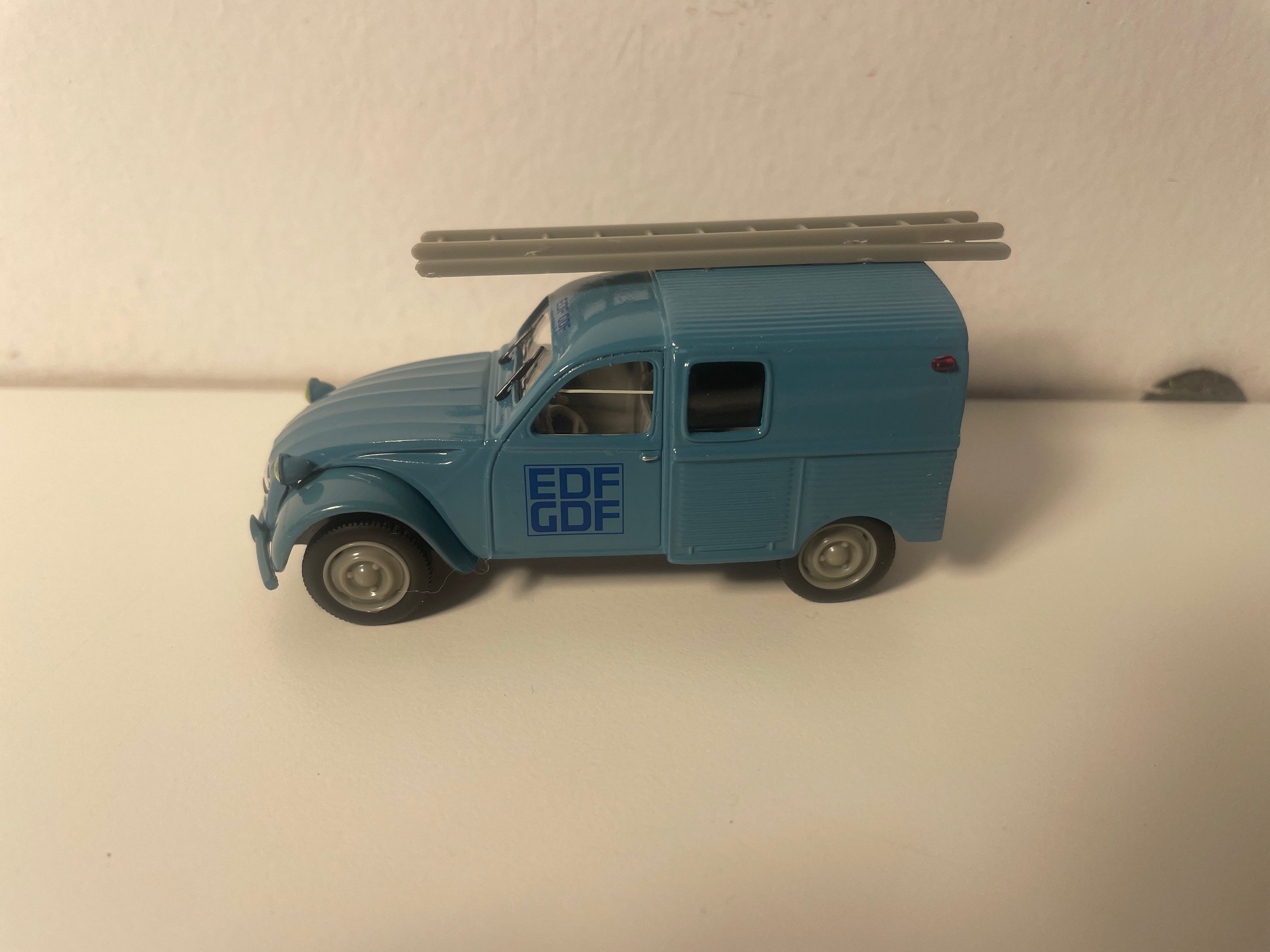 Citroën 2 CV AZU Blaue Fourgonnette EDF - GDF - Norev (unter Blister)