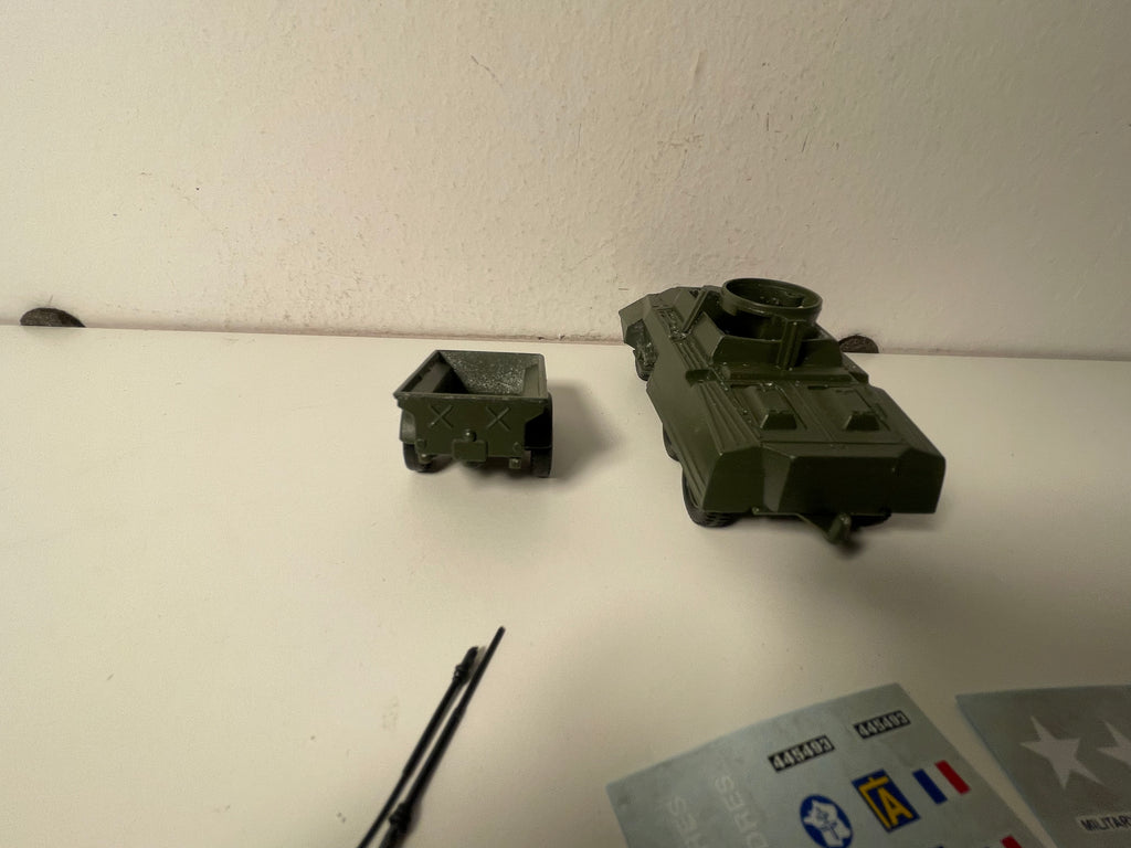 Veicolo militare Combat car M-20 E IL SUO RIMORCHIO - solido (fabbricazione francese) - scatola N°DF9302