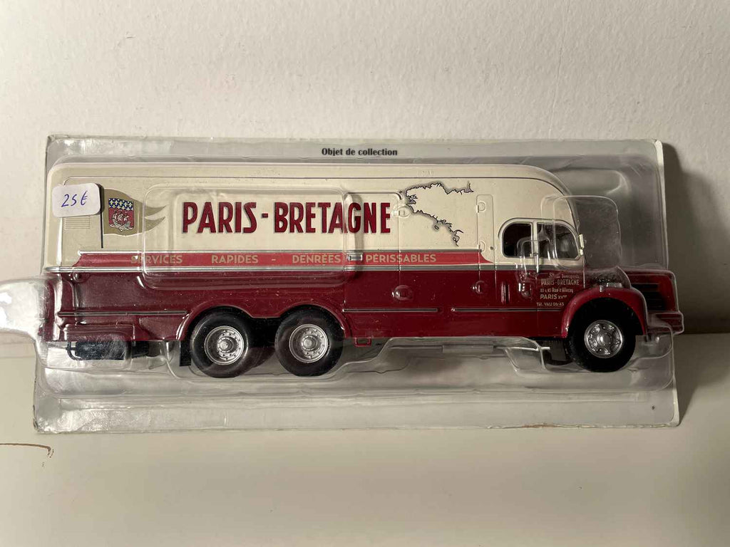 Camion Berliet GBM 15 pour le transport de denrées périssables Paris - Bretagne - Collection Hachette