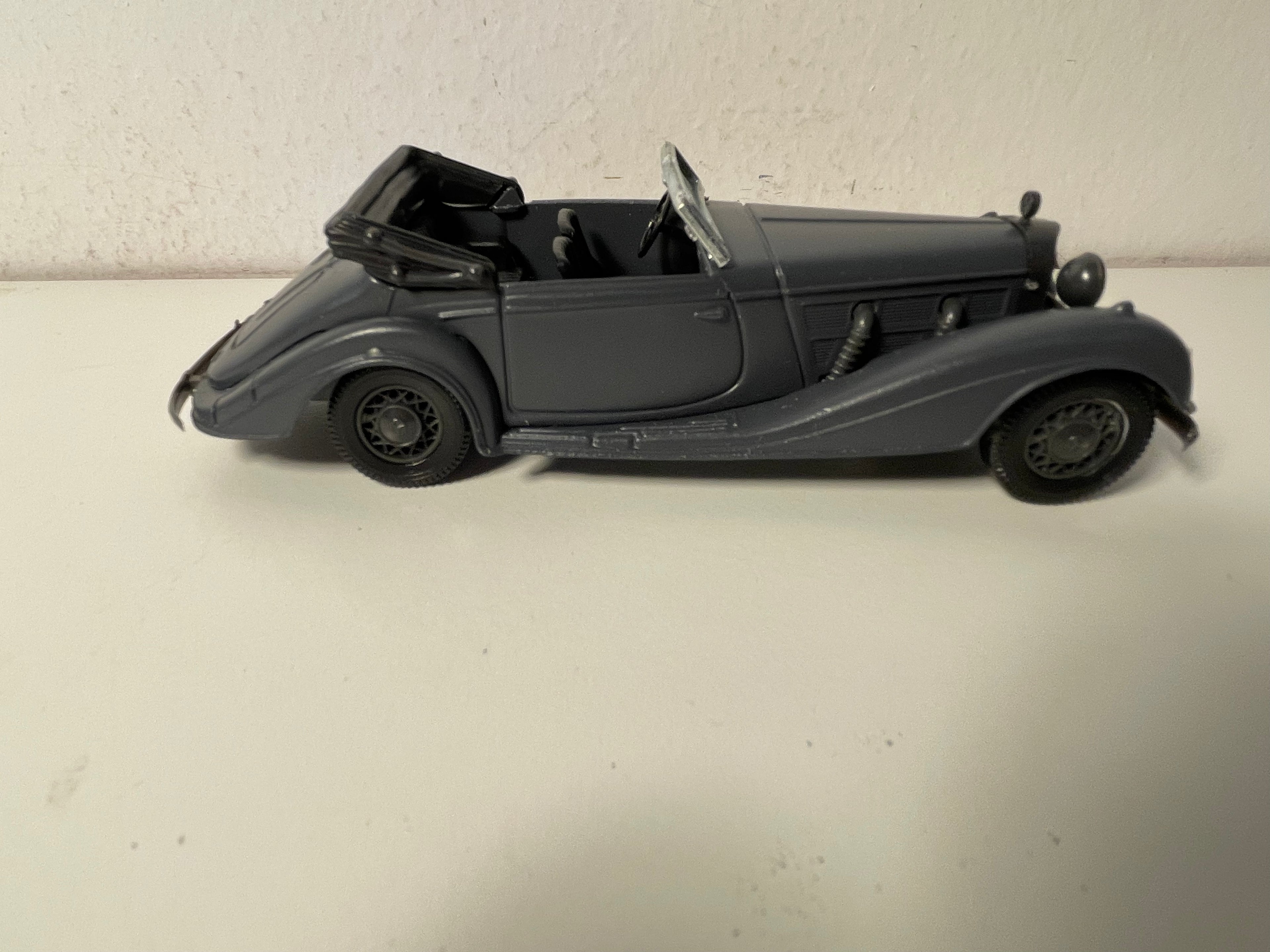 Dunkelgrauer Militär Mercedes 540K von 1939 - Solido (Französische Herstellung) - Box N°DO7352