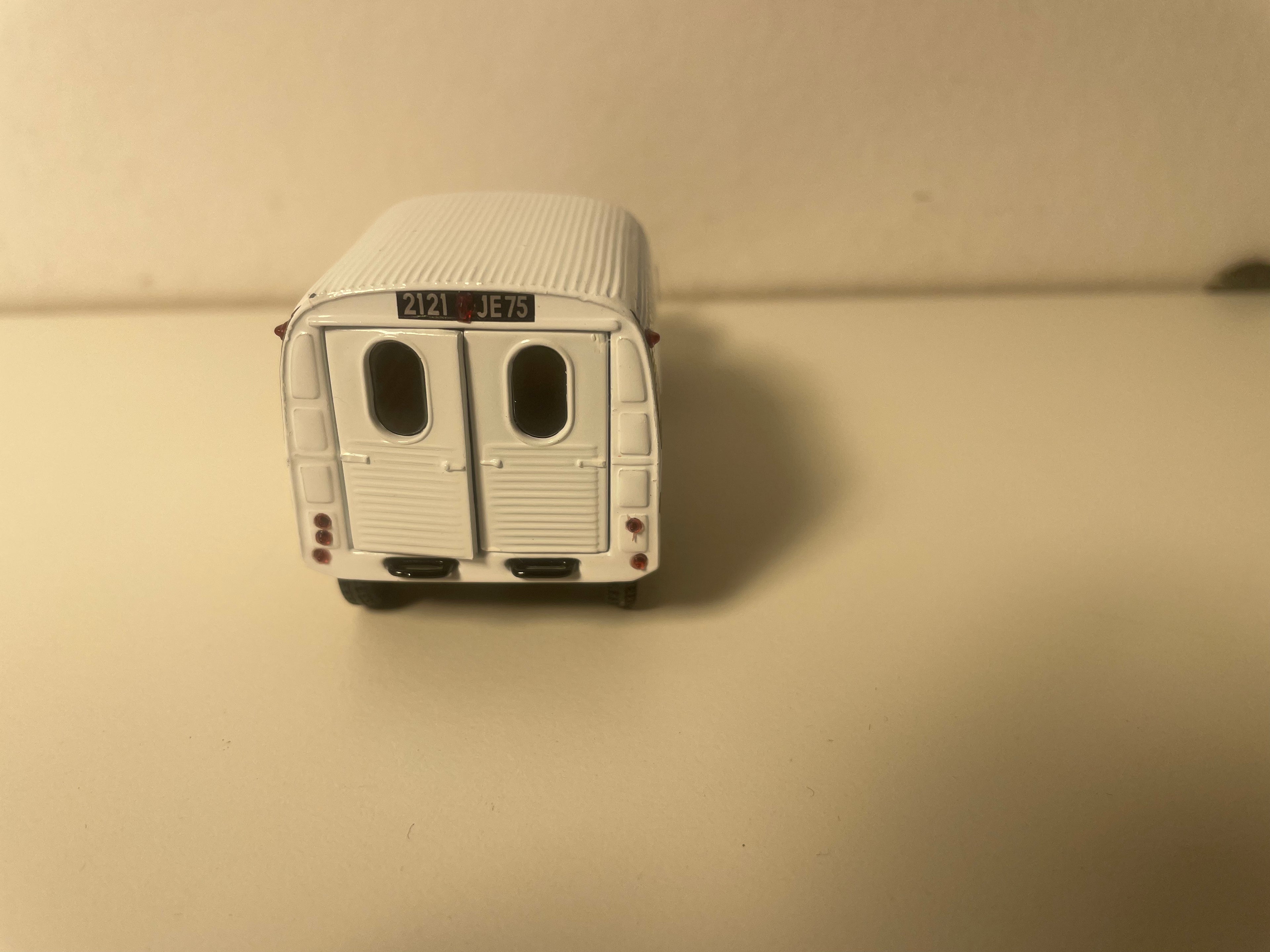 Citroën 2 CV AZU fourgonnette marron, blanche et bleue FORMICA - Norev (sous blister)