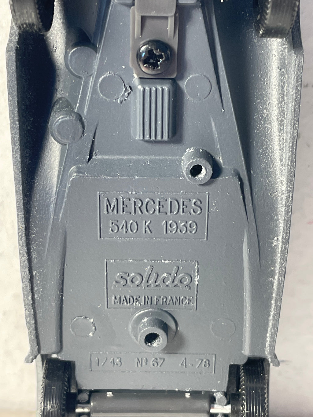 Militarna samochód Mercedes 540K w ciemnym szarym kolorze z 1939 roku - Solido (produkcja francuska) - pudełko N°DO7352