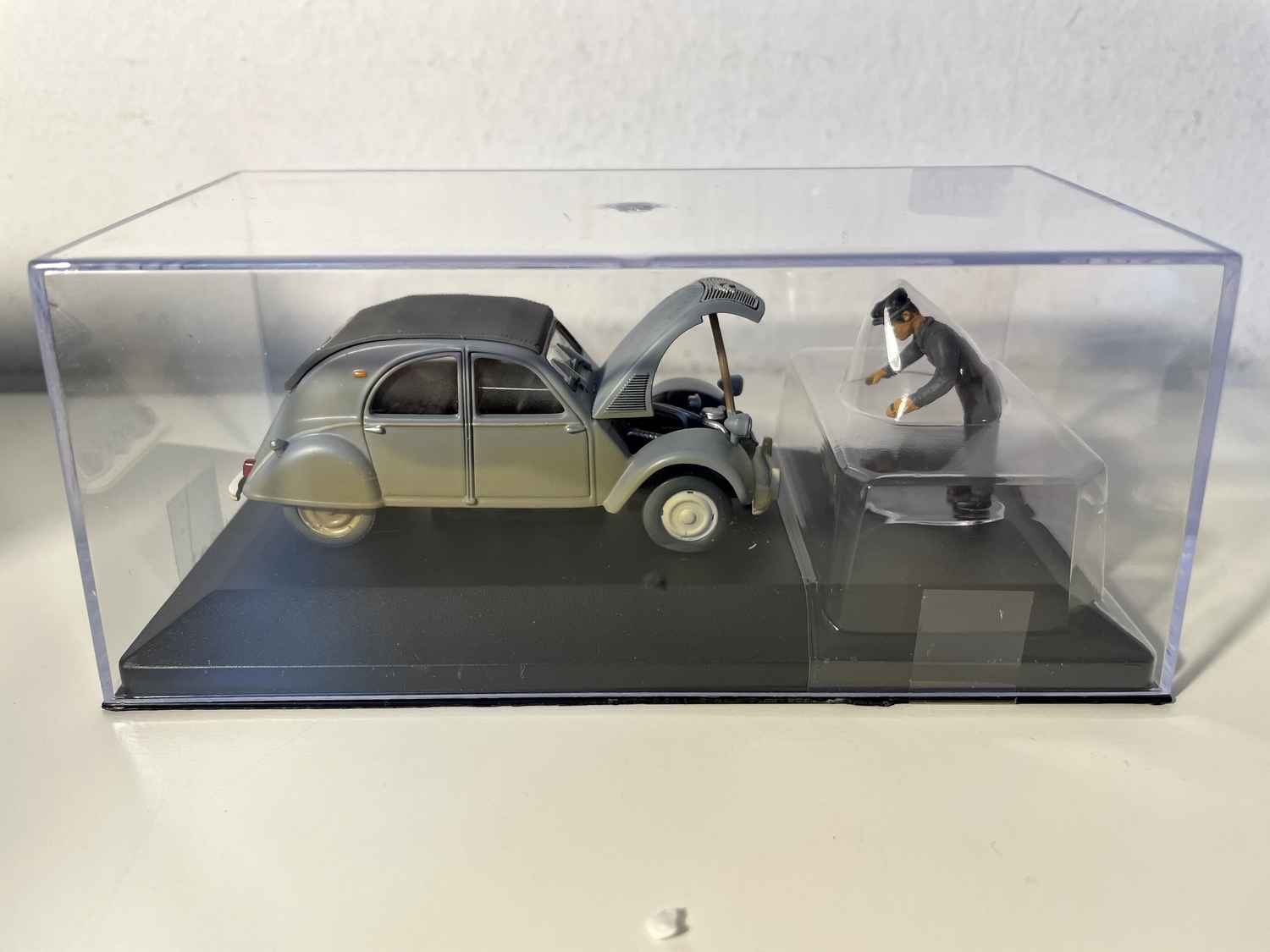 Gro/rostigen Citroën 2 CV - den defekten 2CV (mat 1 Zeechen)