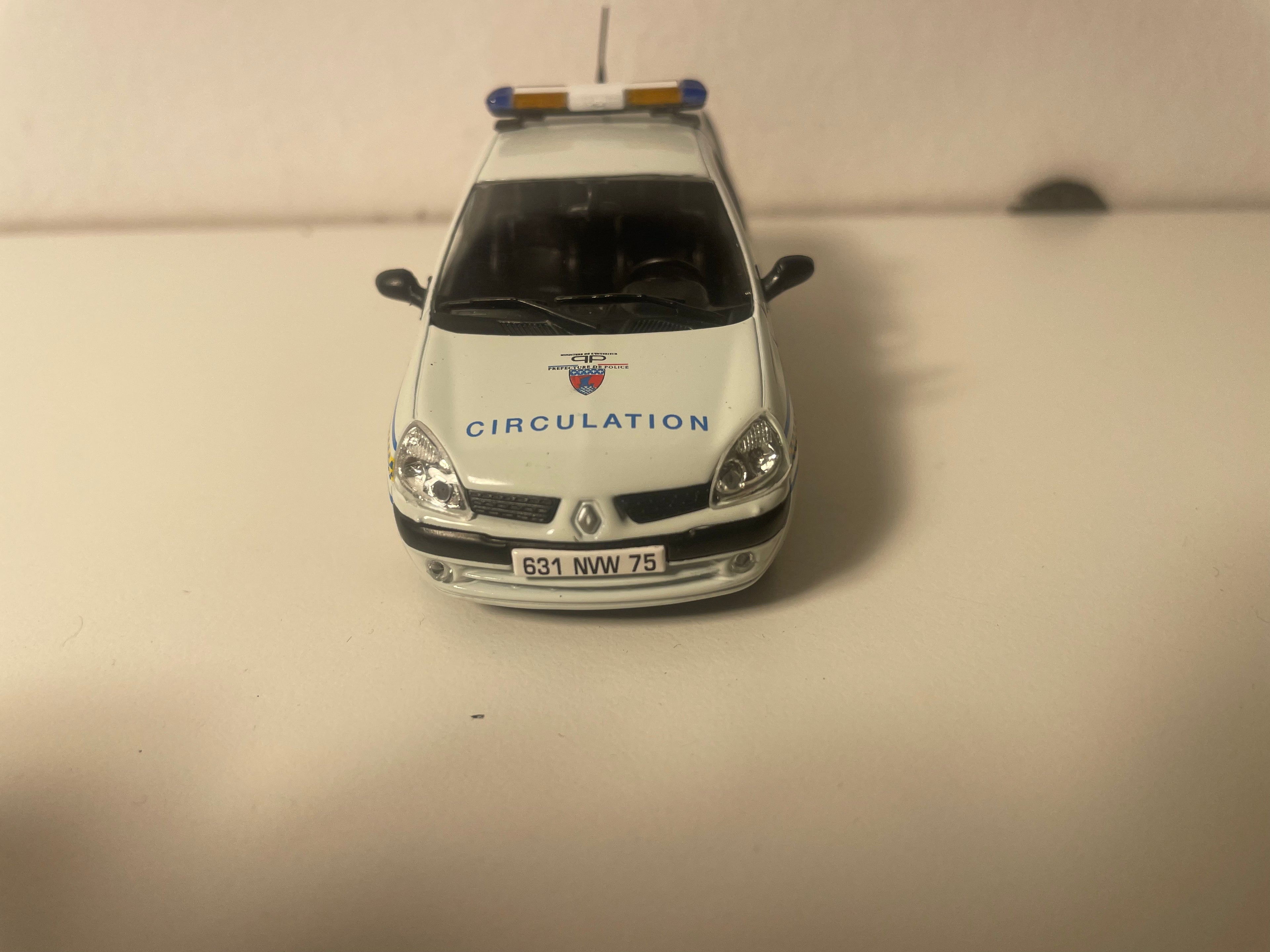 Renault CLIO wit POLITIE