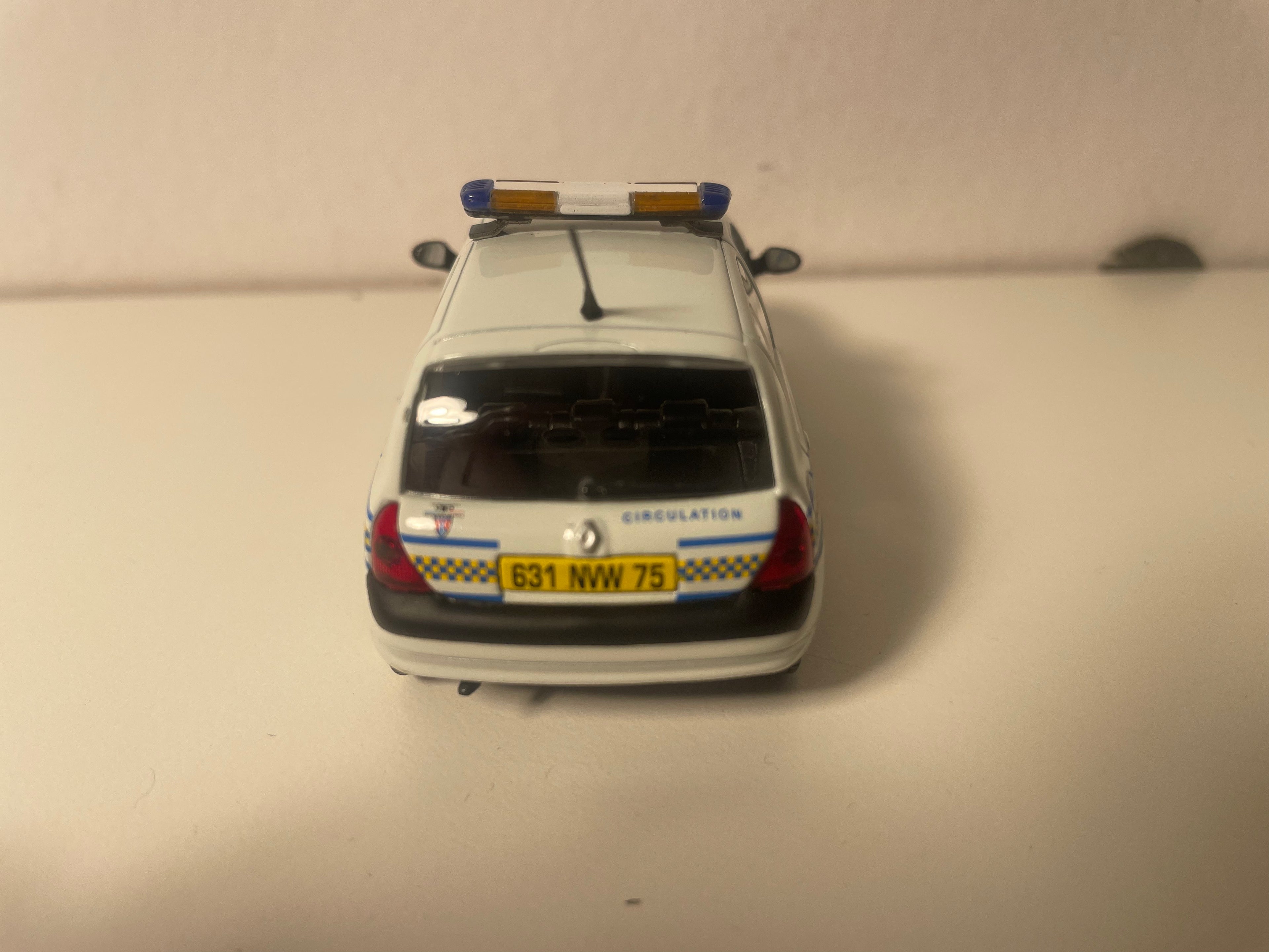 Renault CLIO wit POLITIE