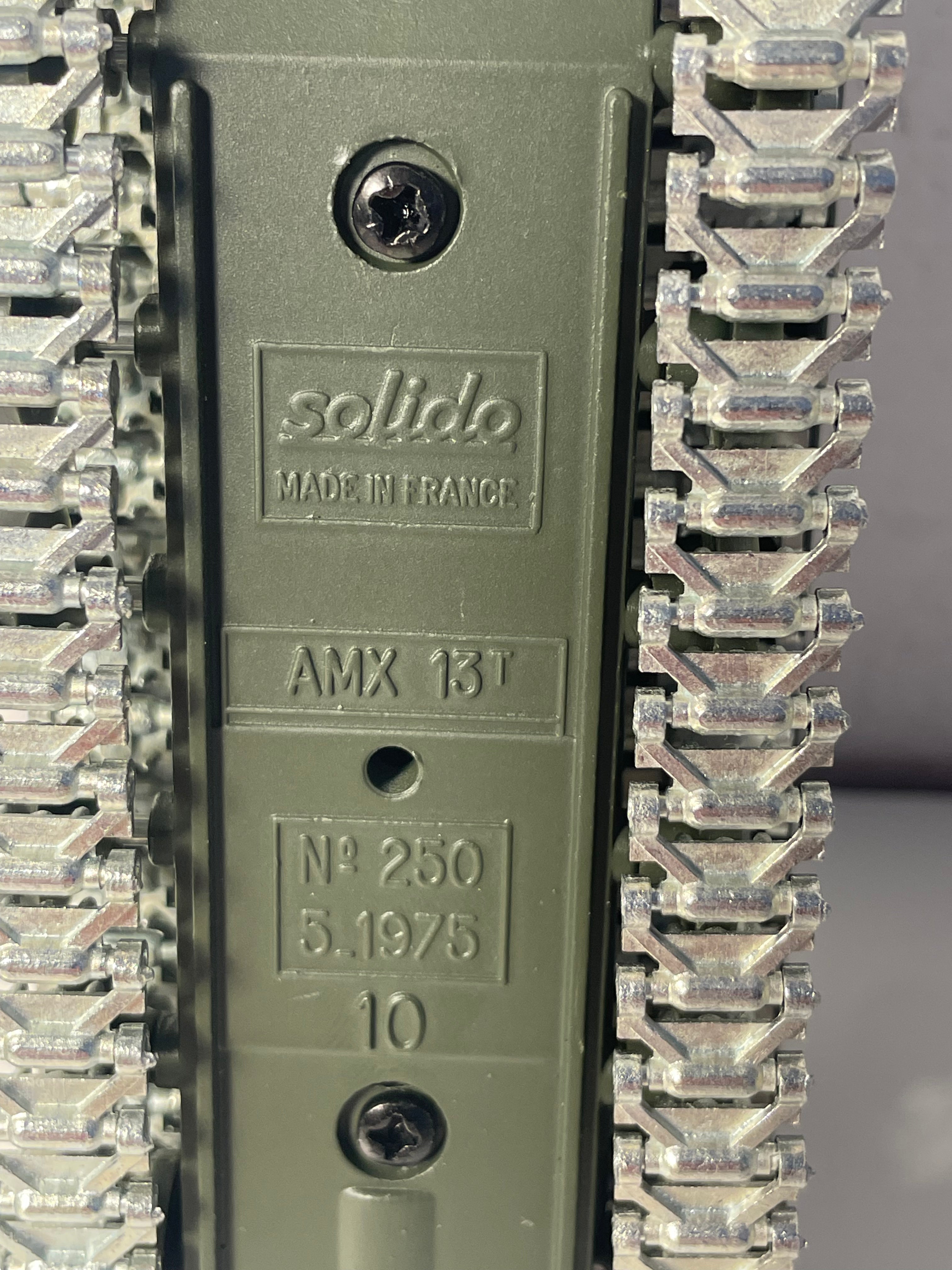Char militaire AMX 13 T -Solido (fabrication française) - boite N° CL8467