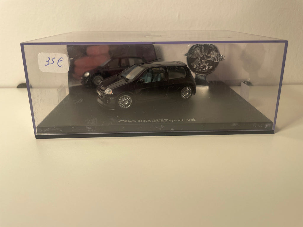 Renault Clio Sport V6 roxo muito escuro