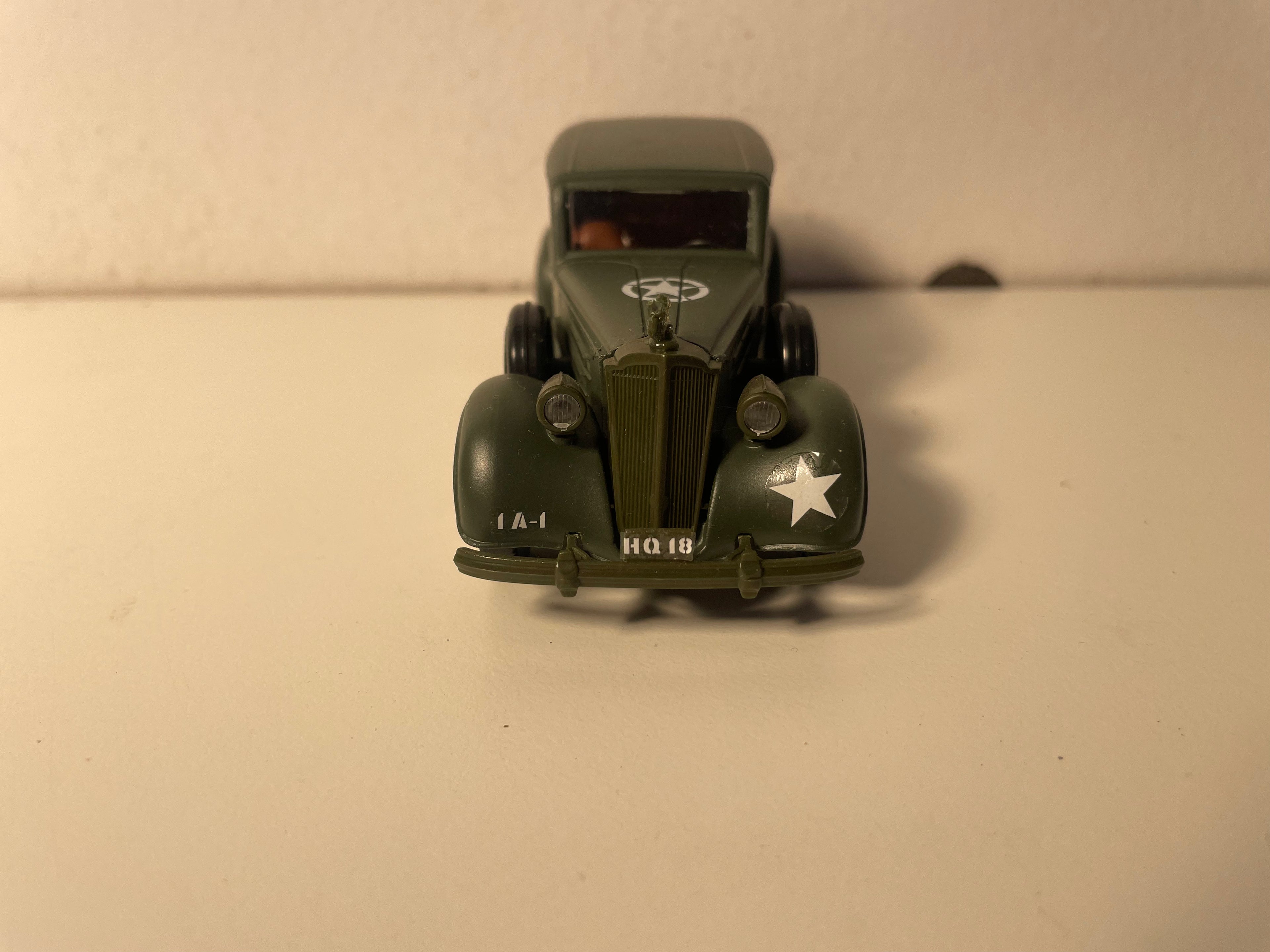 Voiture militaire Packard verte foncée de 1937 - Solido (fabrication française) - boite N°DR0200