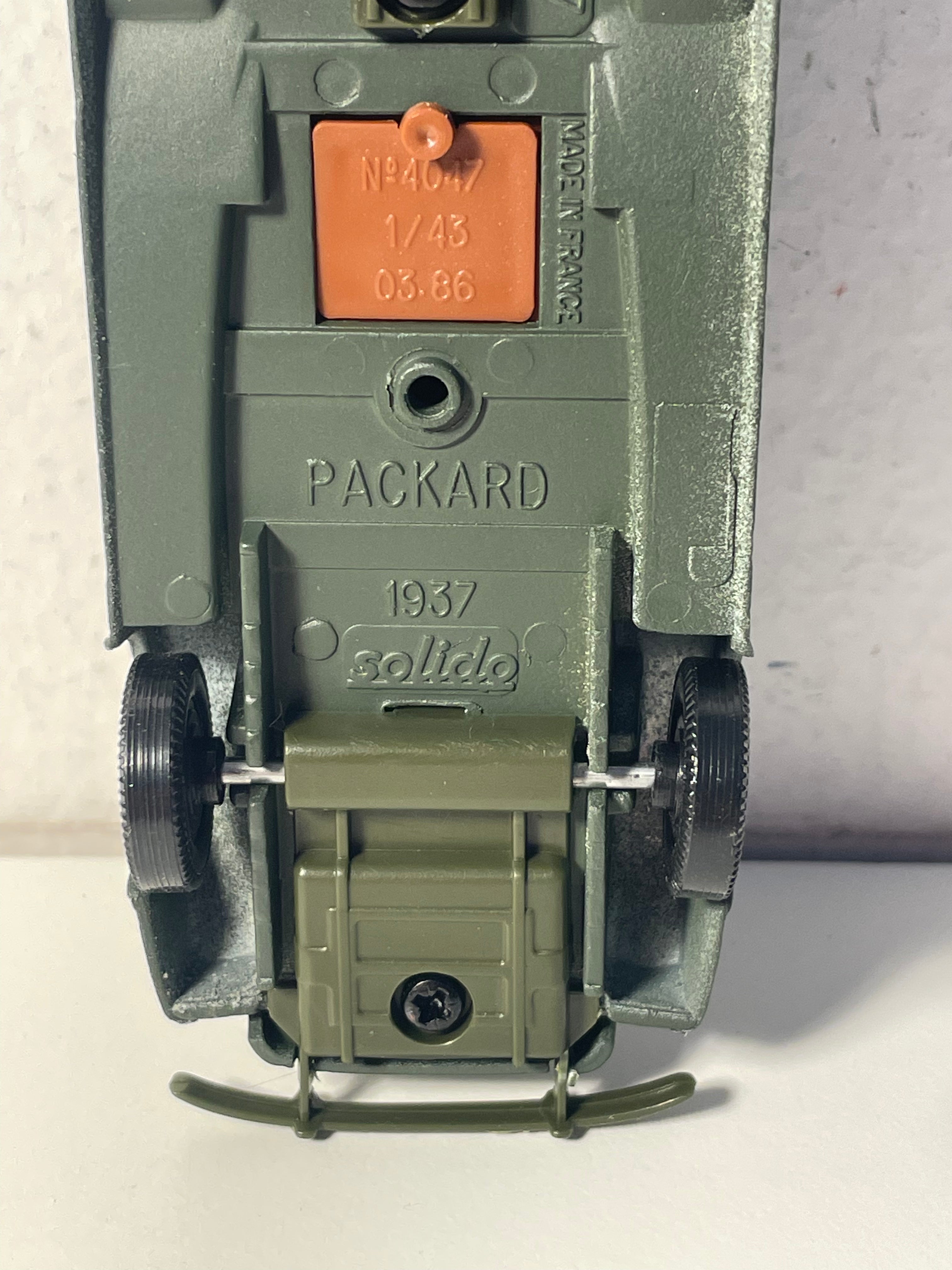 Voiture militaire Packard verte foncée de 1937 - Solido (fabrication française) - boite N°DR0200
