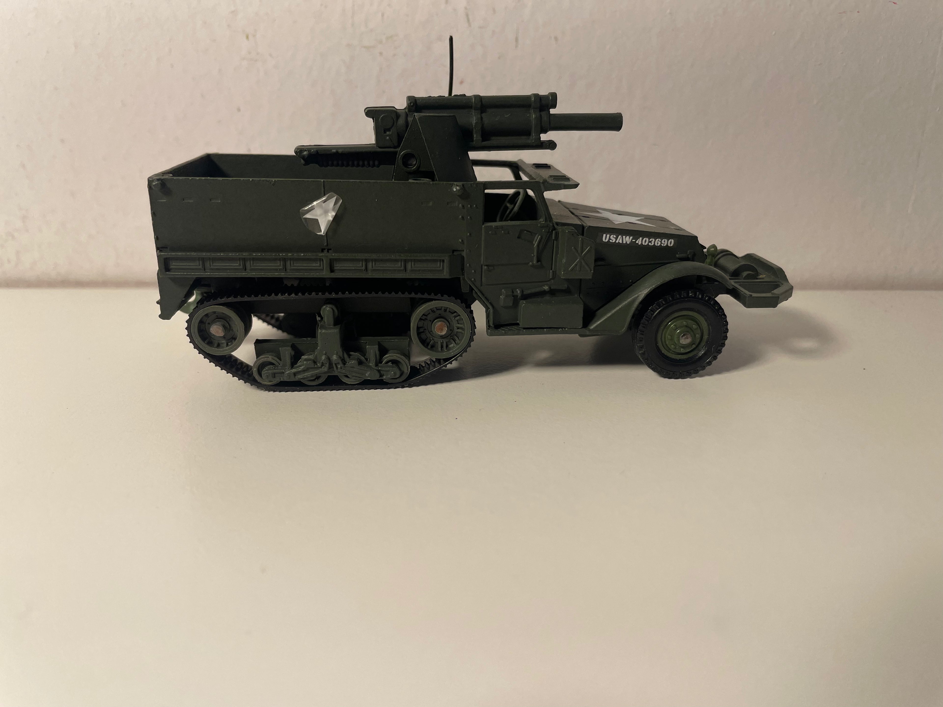 Véhicule militaire Half-Track - Solido (fabriqué en Thaïlande) - boite N°AK3960