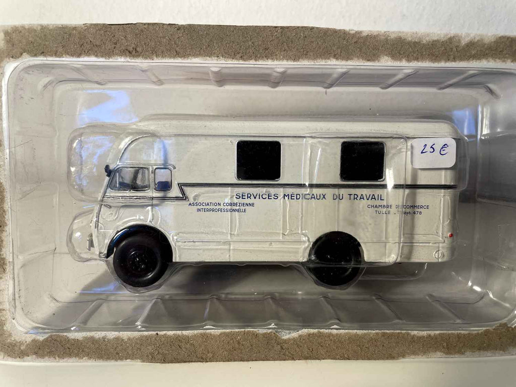 Camion Berliet GLA 5R blanc médecine du travail - services médicaux du travail (avec blister mais sans le carton)