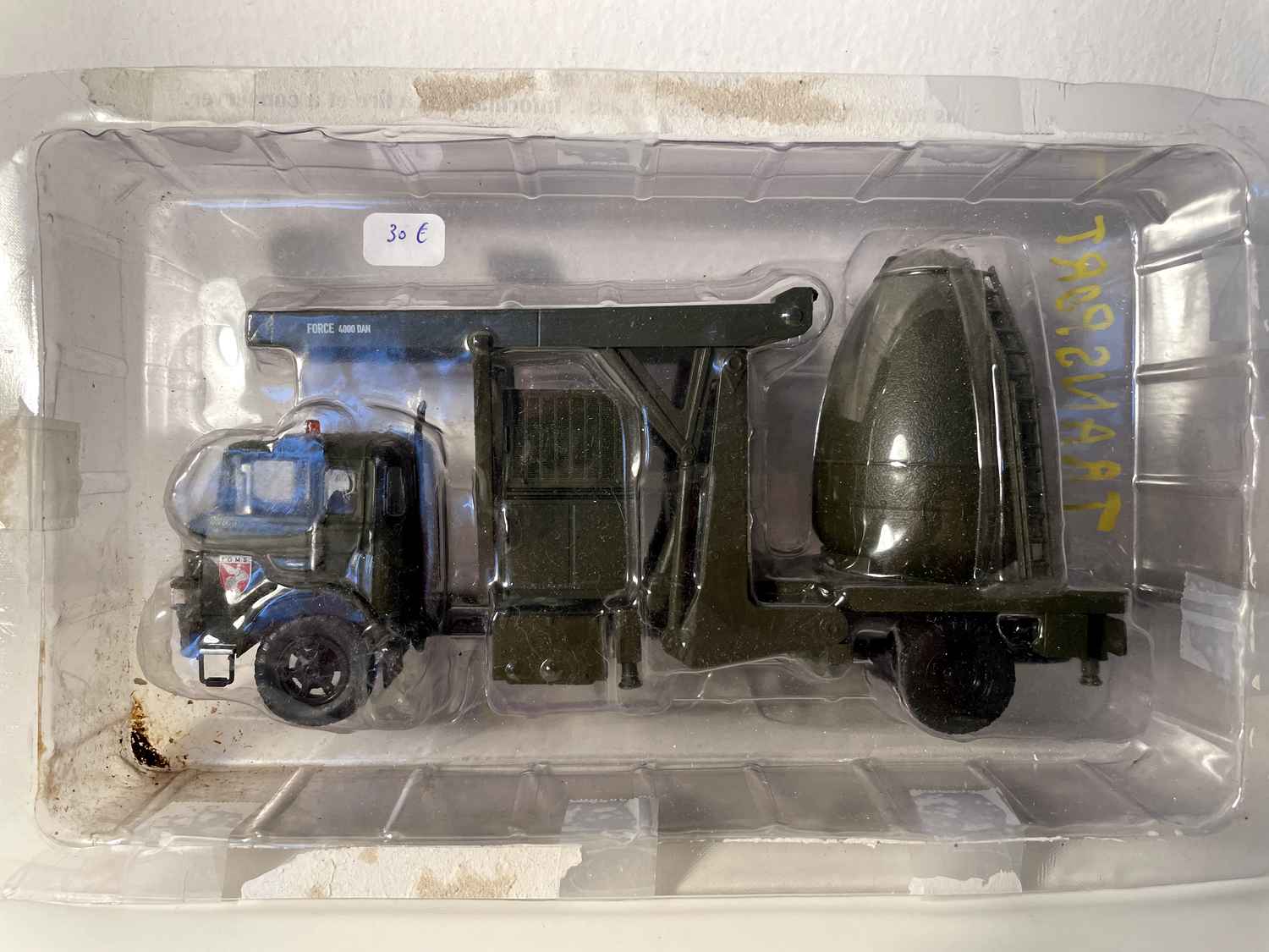 Camion militaire Berliet VTC vert foncé transport de têtes nucléaires missiles S2 (avec blister mais sans le carton)