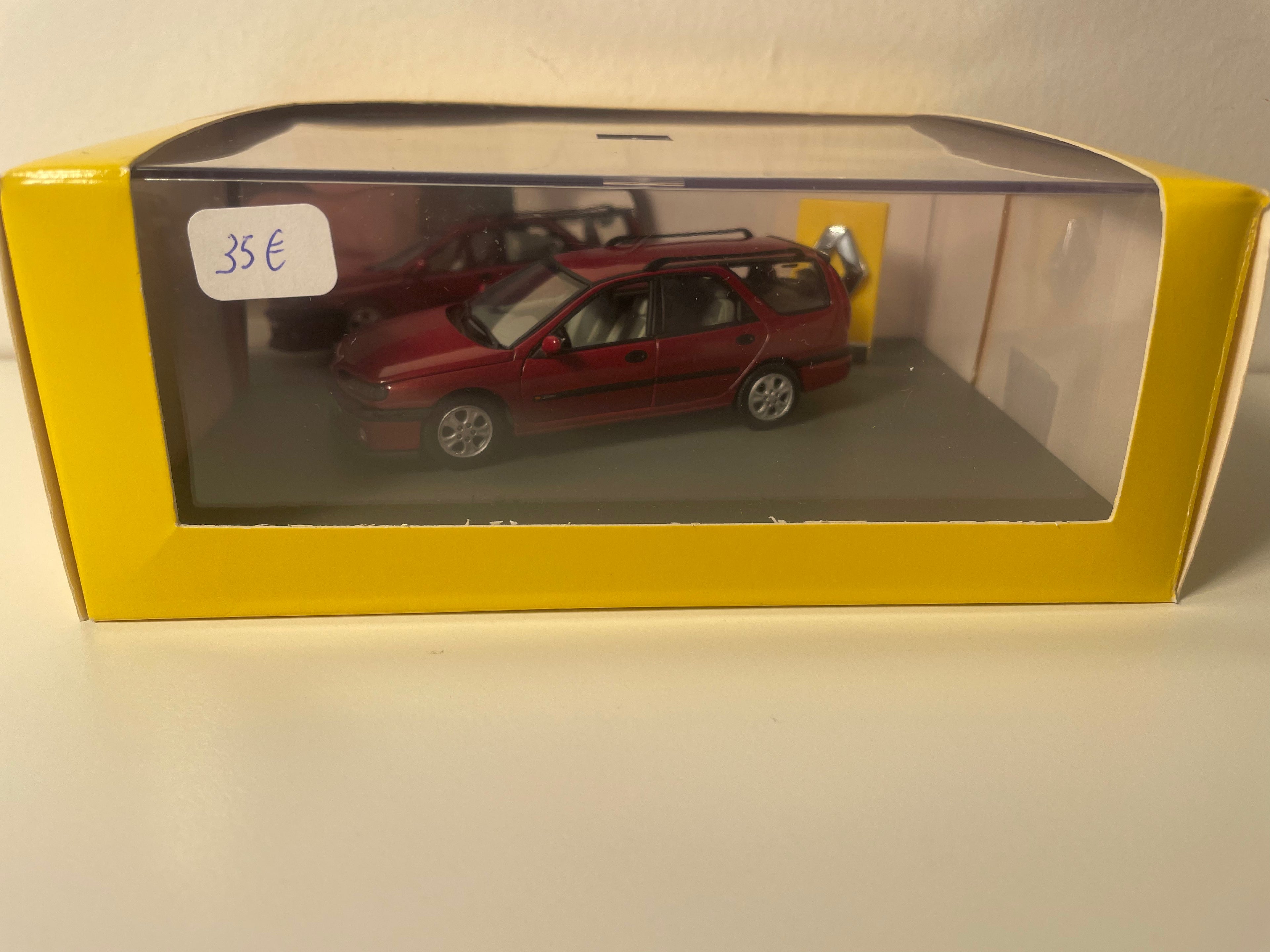 Renault Laguna Névada faza 2 ciemnoczerwony/bordowy - Universal Hobbies (pudełko prostokątne)