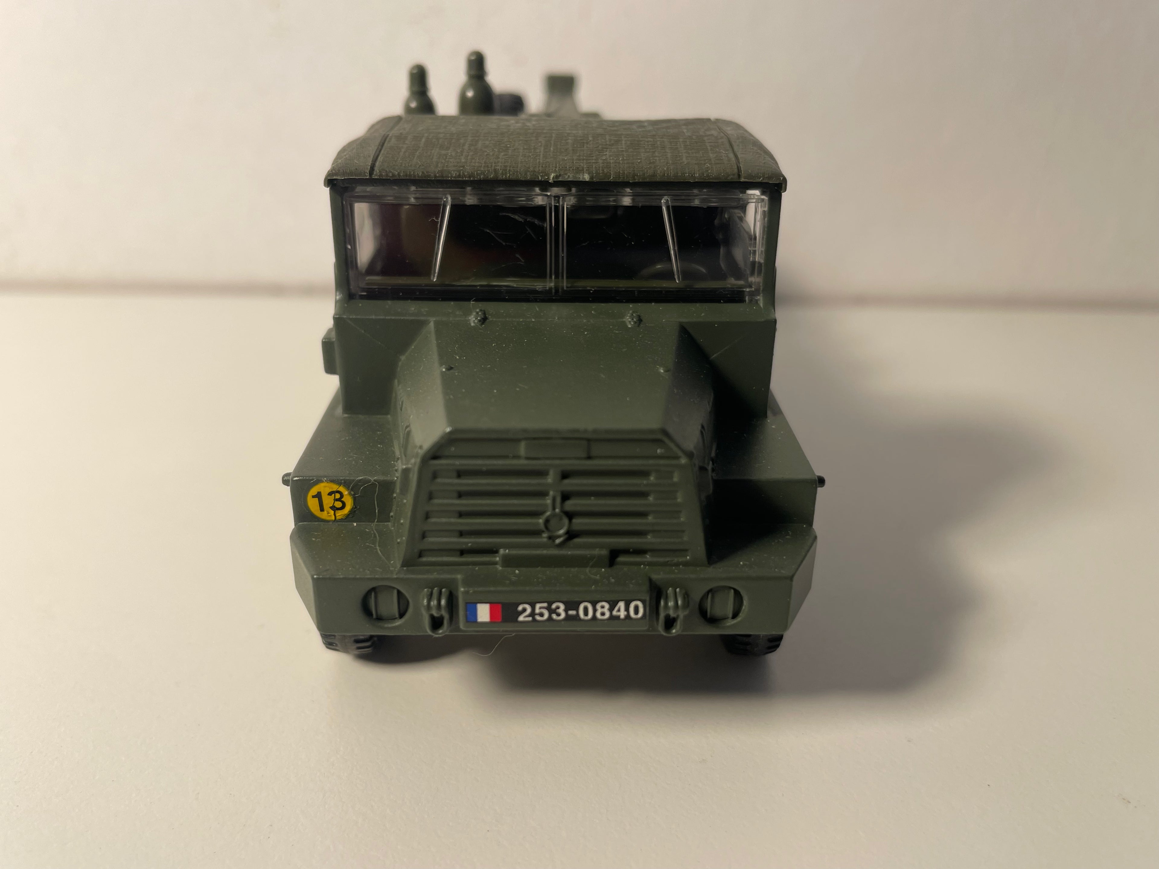 Camion militaire Berliet GBC 8 KT 6x6 CMD avec grue pour dépannage - Solido (fabrication française) - boite N°CH9986