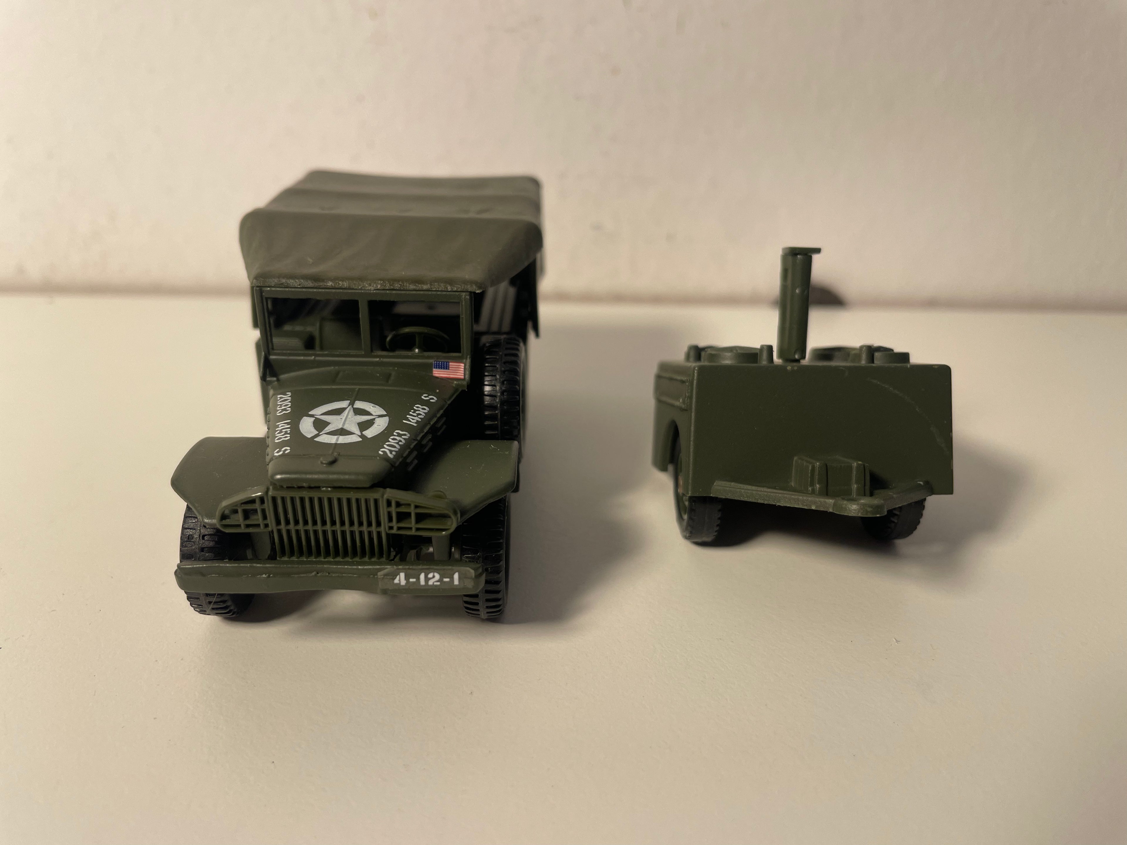 Dodge 4x4 Militär mit Feldküche - Solido (Hergestellt in Frankreich) - Box Nr. AY0715