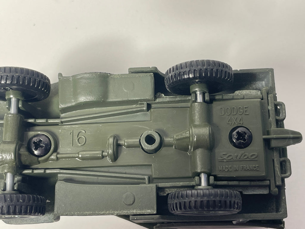 Dodge 4x4 militaire avec cantine - Solido (fabrication française) - boite N°AY0715