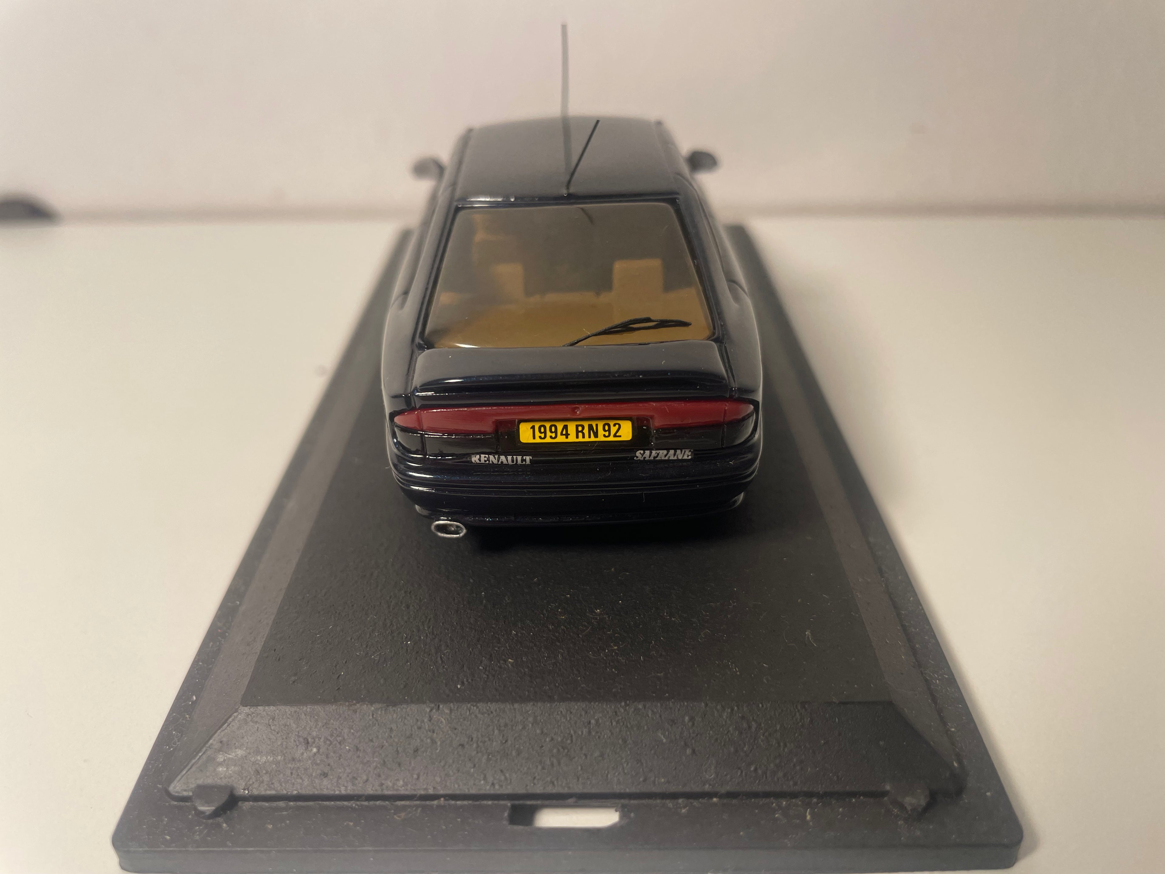 Renault Safrane Baccara Bi-Turbo Azul Escuro de 1993 - Coleção Minia-cars 43