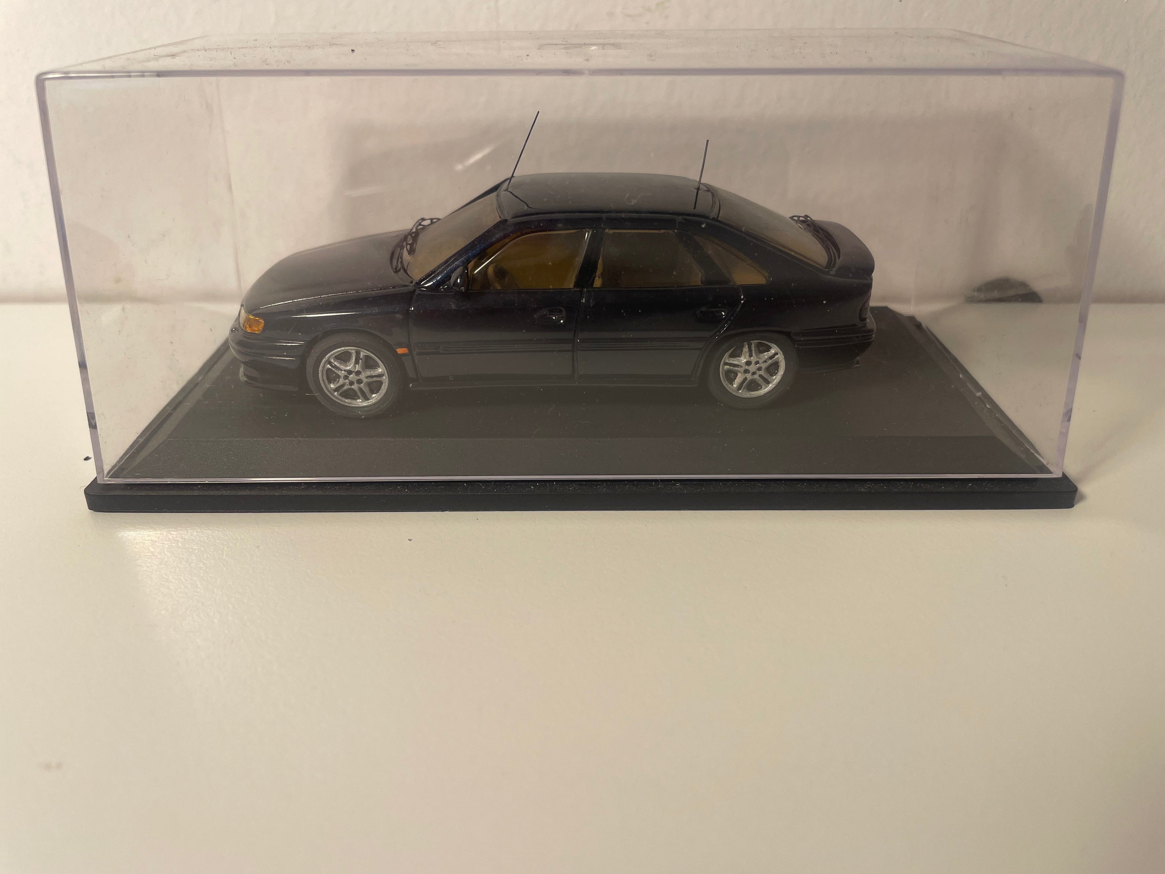 Renault Safrane Baccara Bi-Turbo Azul Escuro de 1993 - Coleção Minia-cars 43