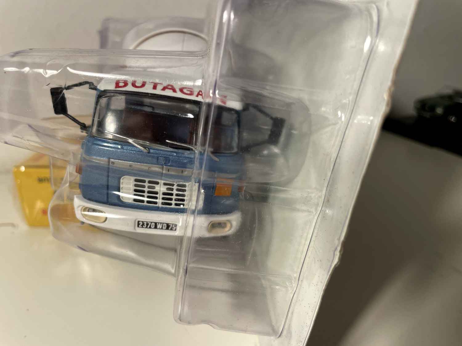 Camion citerne Berliet GCK 160 B blanc - Propane - Butagaz - Collection Hachette